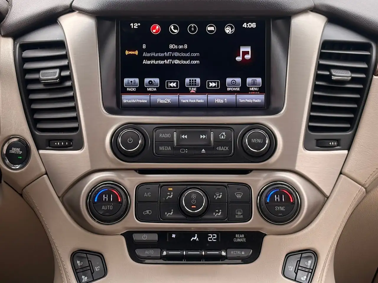 GMC Yukon снимка GMC Yukon
