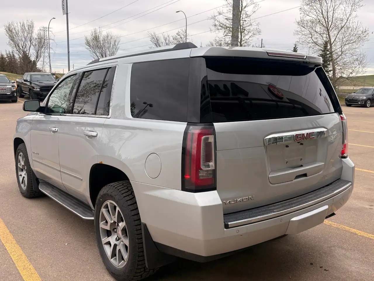 GMC Yukon снимка GMC Yukon