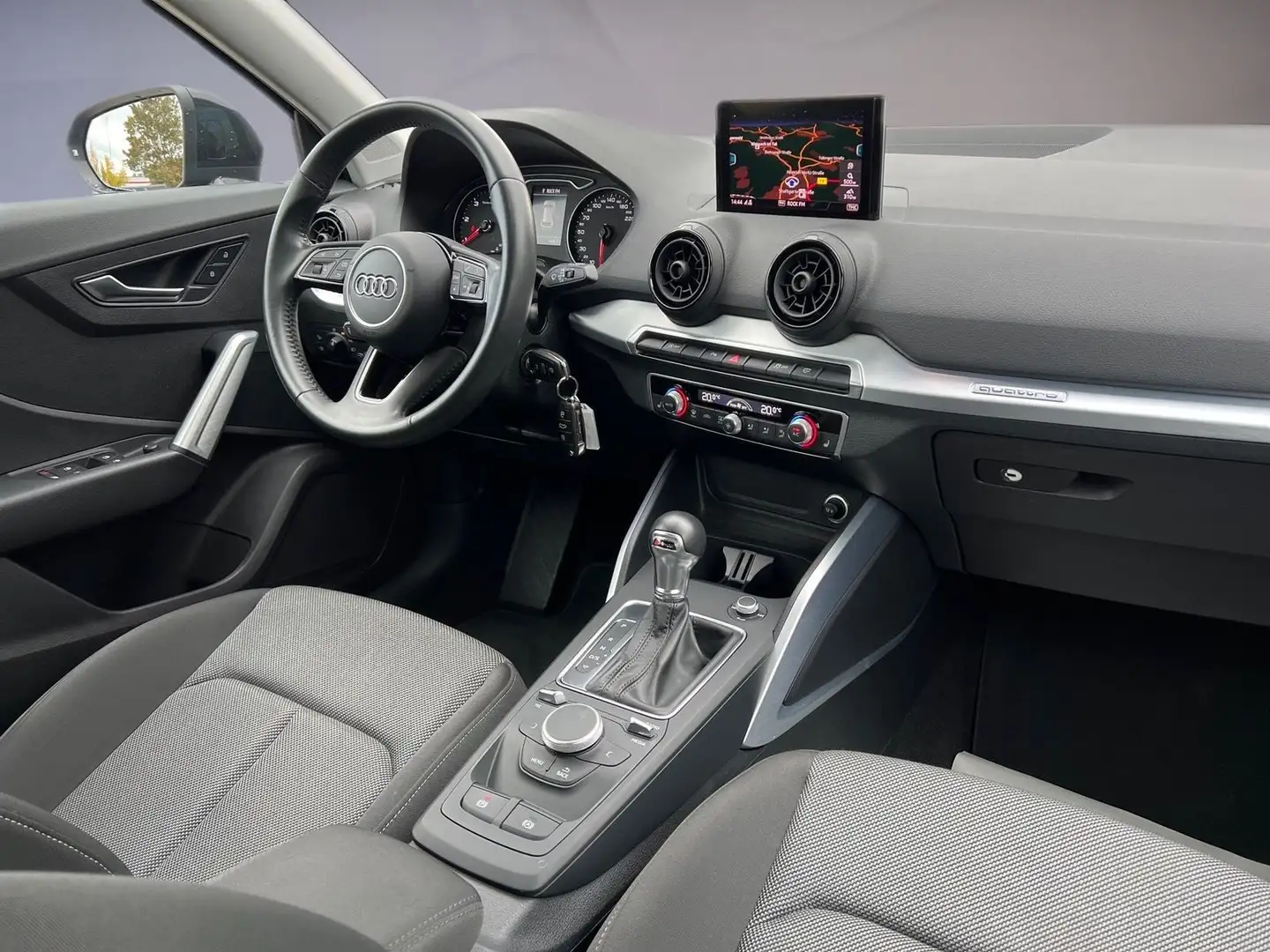 Audi Q2 quattro sport Schwarz - 2