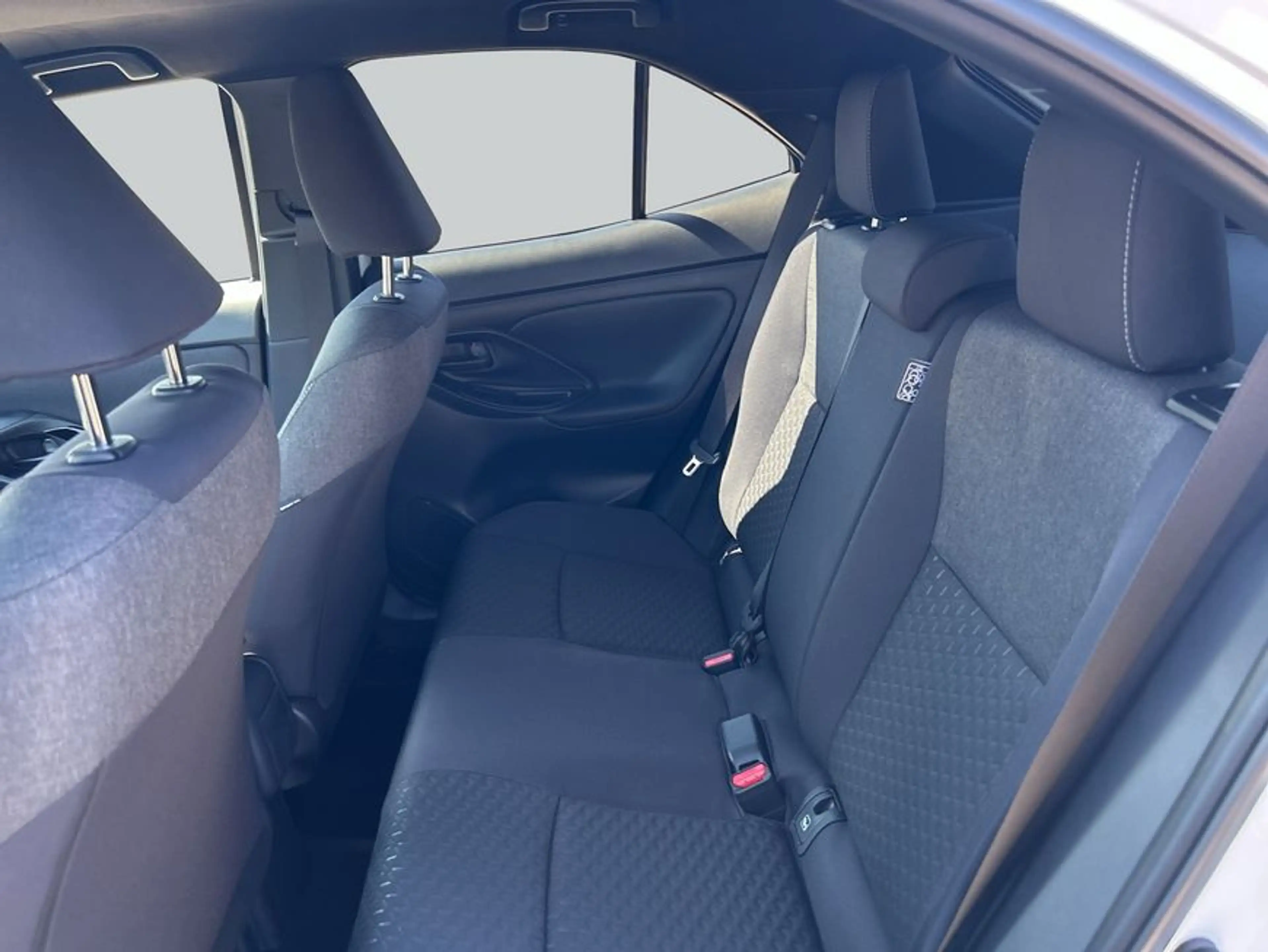 Toyota Yaris Cross Hybrid 130 1.5 VVT-i Teamplayer — photo 11