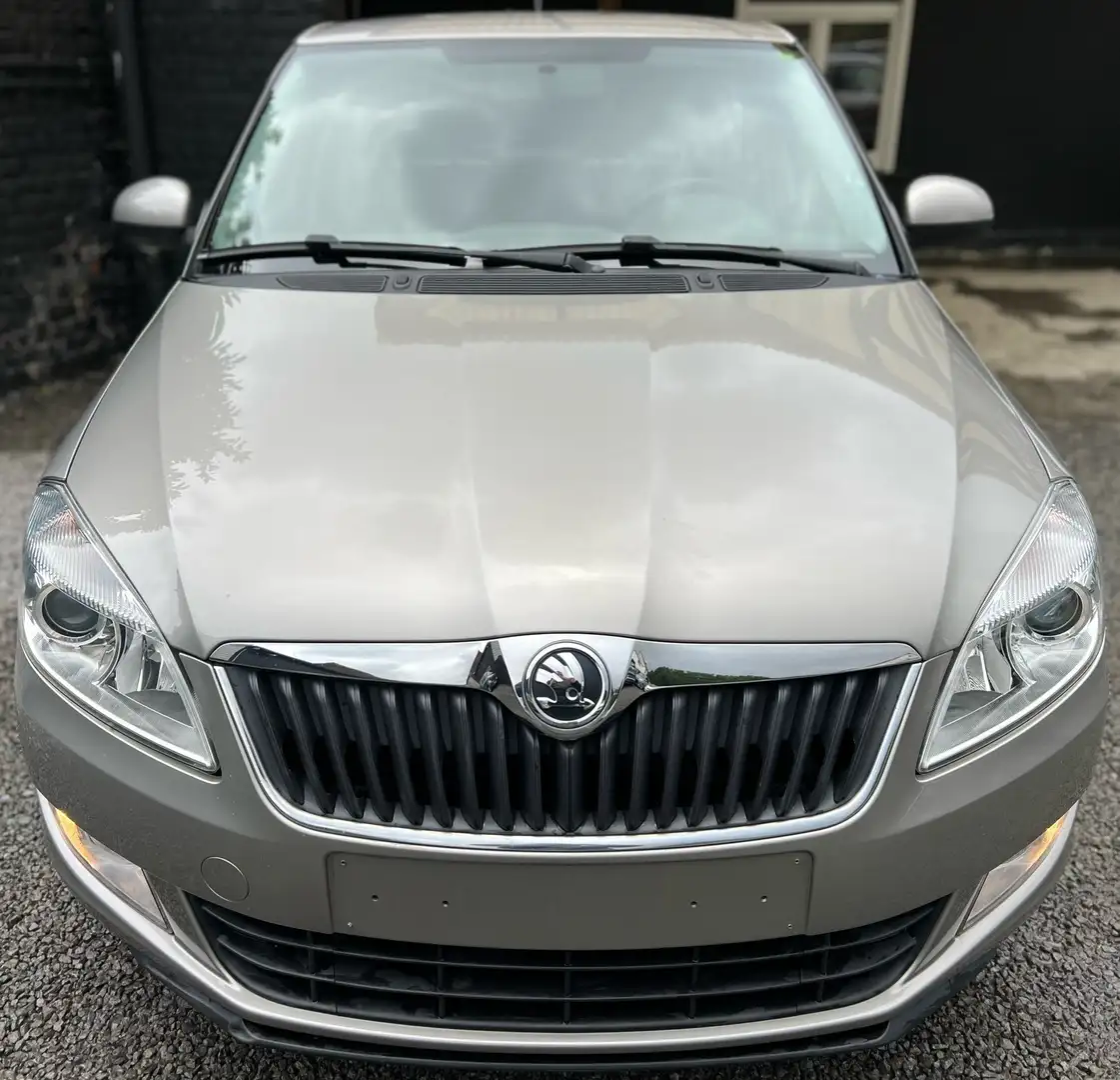 Skoda Fabia 1.2i Active + CLIM + CAR-PASS Bronze - 2