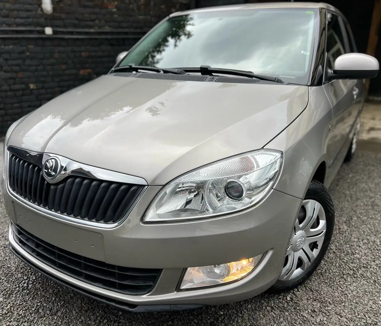 Skoda Fabia 1.2i Active + CLIM + CAR-PASS Bronze - 1