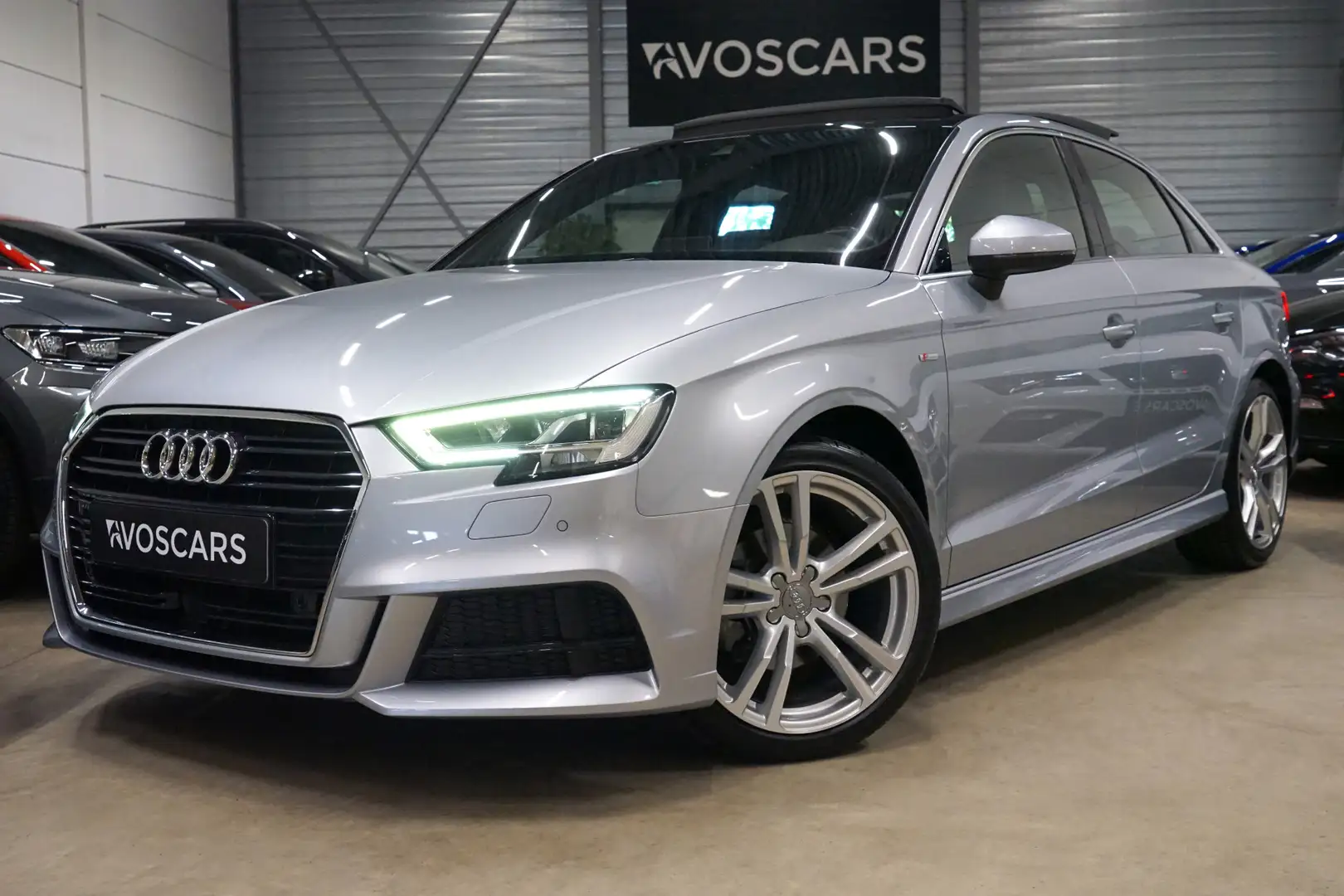 Audi A3 Limousine 35 TFSI S-Line * Pano - Virtual - Camera Silber - 1