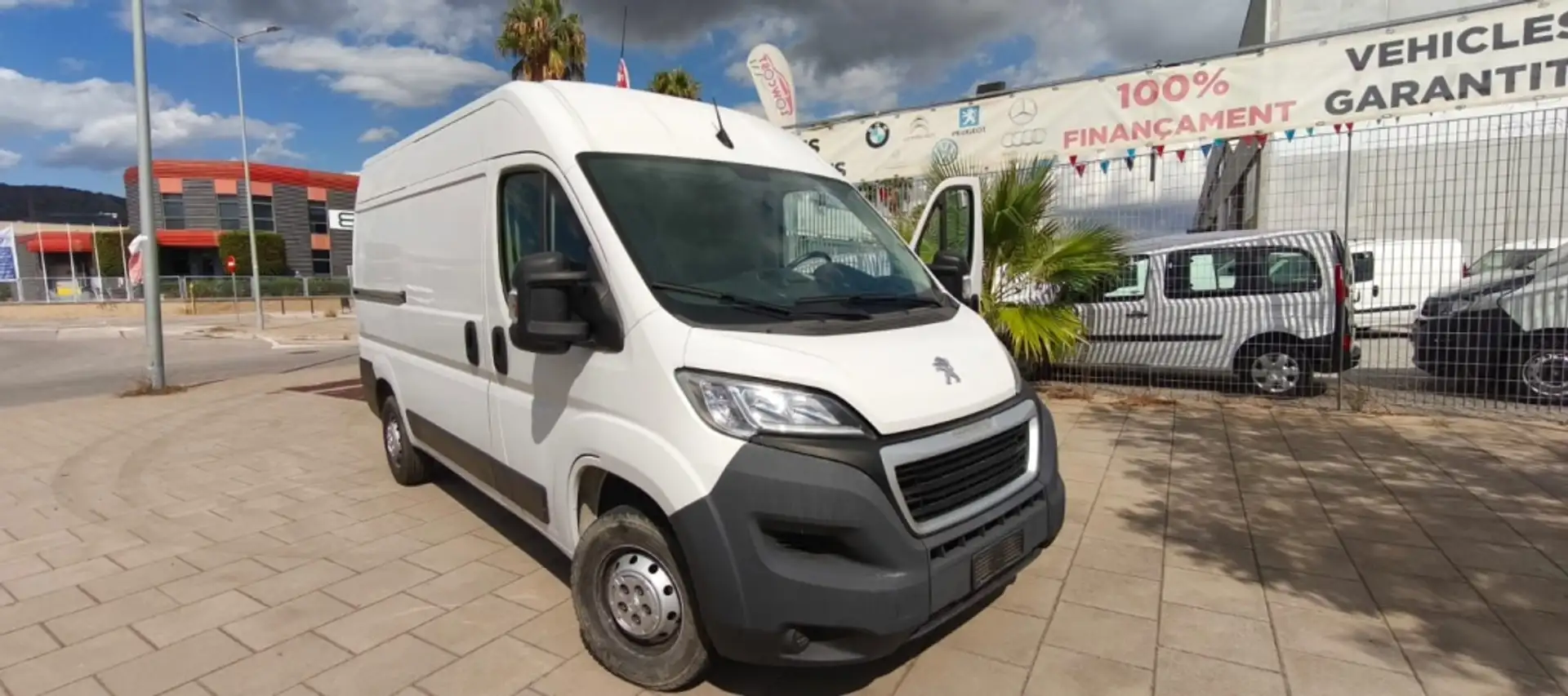 Peugeot Boxer Furgón 2.2BlueHDI 335 L2H2 S&S 140 Blanc - 1