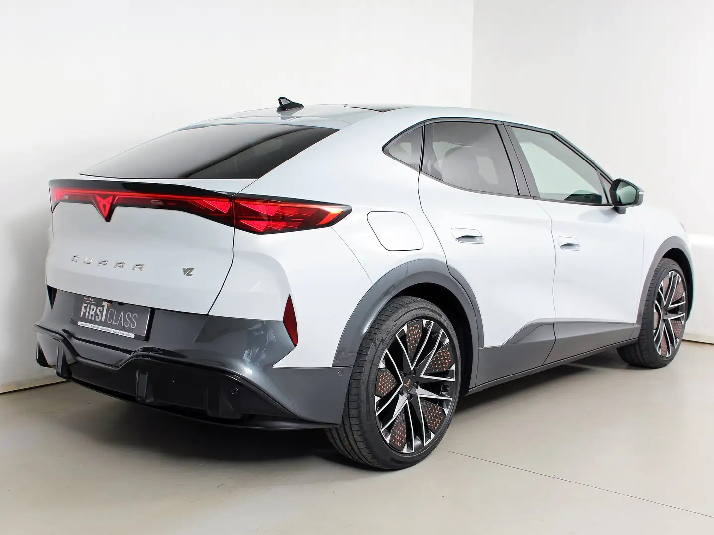 CUPRA Tavascan VZ Extreme 4Drive 250kW/340PS Silber - 2