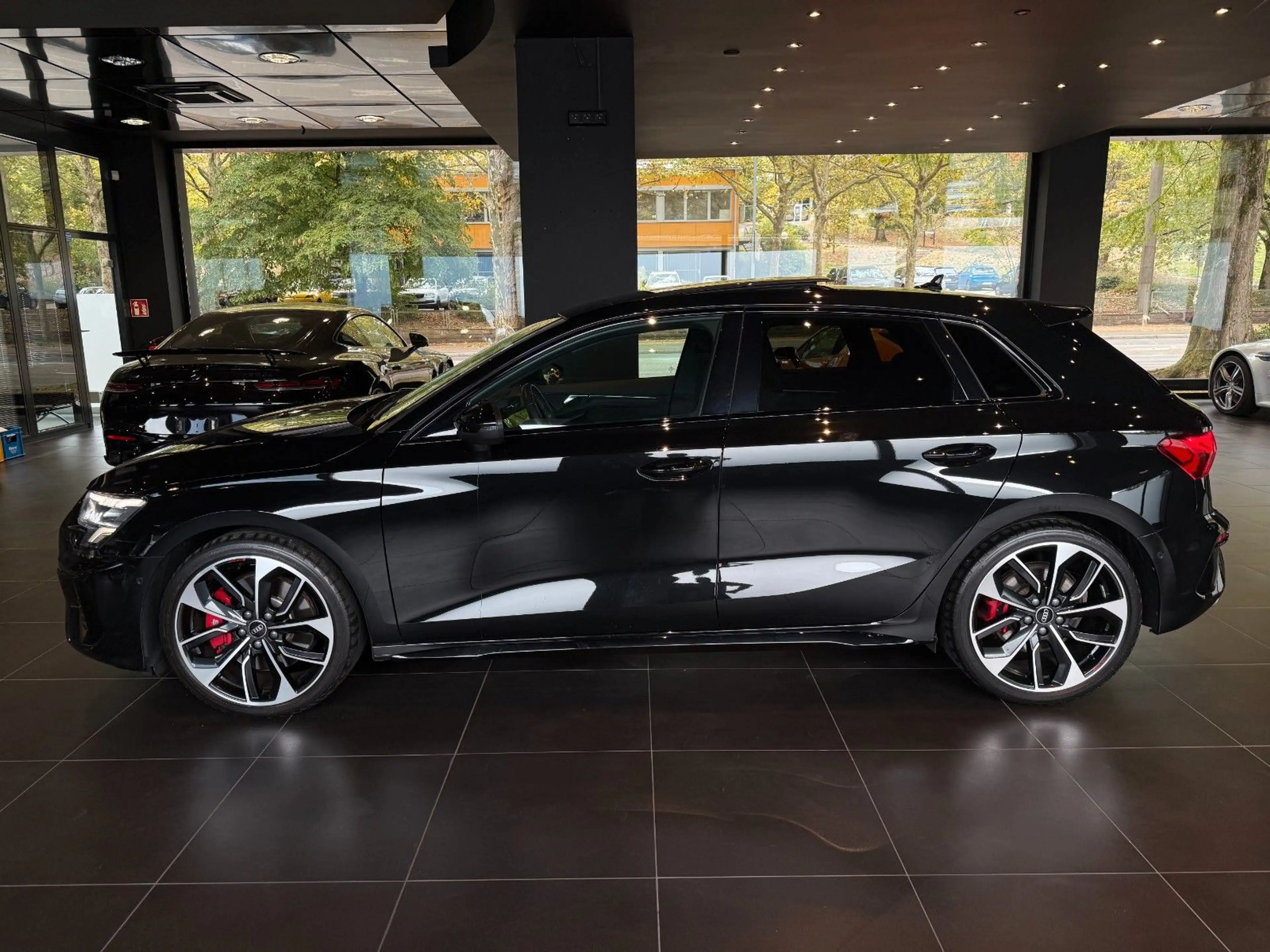 Audi S3 Sportback 2.0 TFSI quattro*Pano*B&O*ACC*1Hand — photo 5