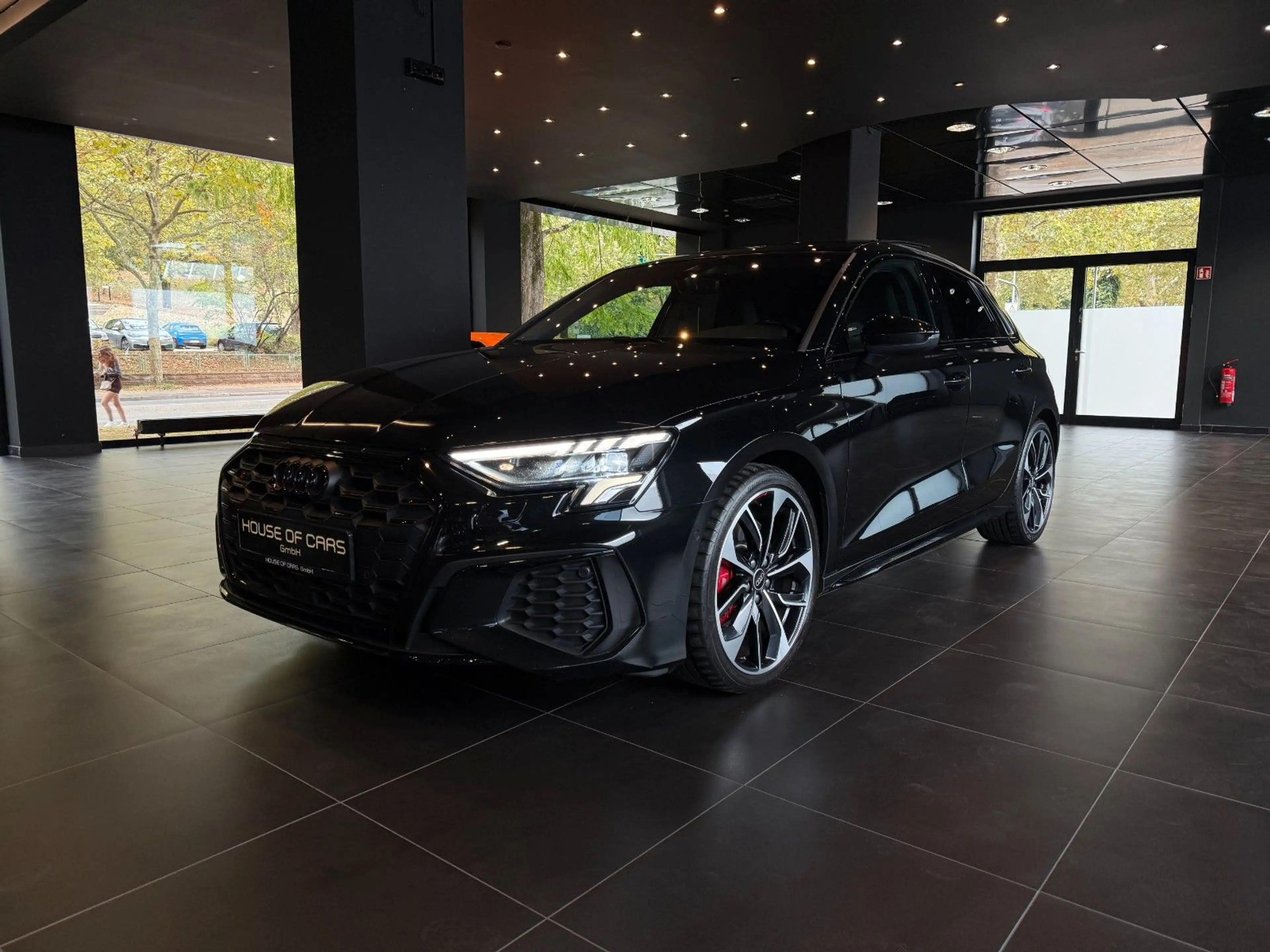 Audi S3 Sportback 2.0 TFSI quattro*Pano*B&O*ACC*1Hand — photo 4