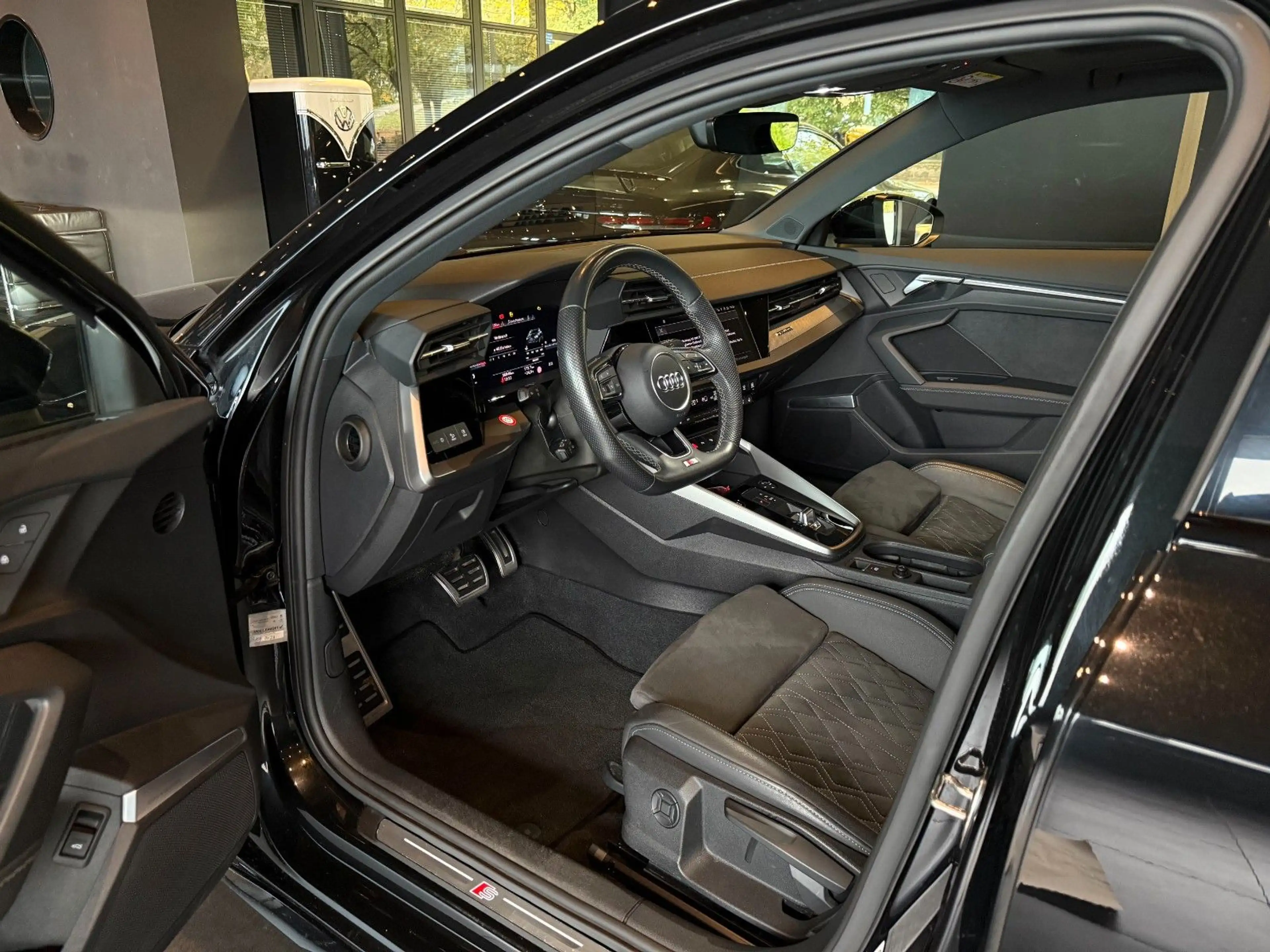Audi S3 Sportback 2.0 TFSI quattro*Pano*B&O*ACC*1Hand — photo 14