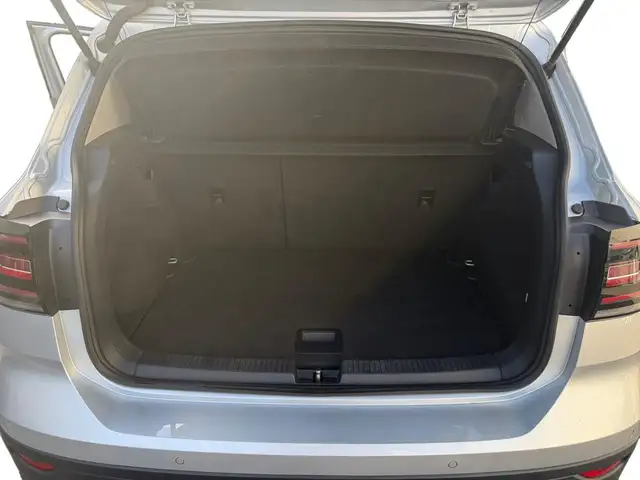 Volkswagen T-Cross view 5