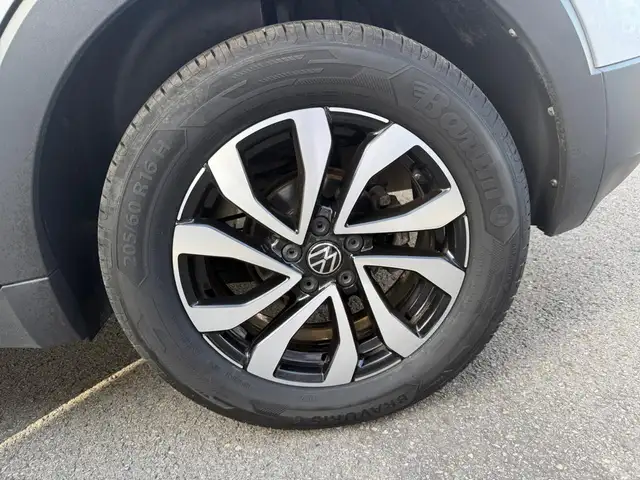 Volkswagen T-Cross view 8