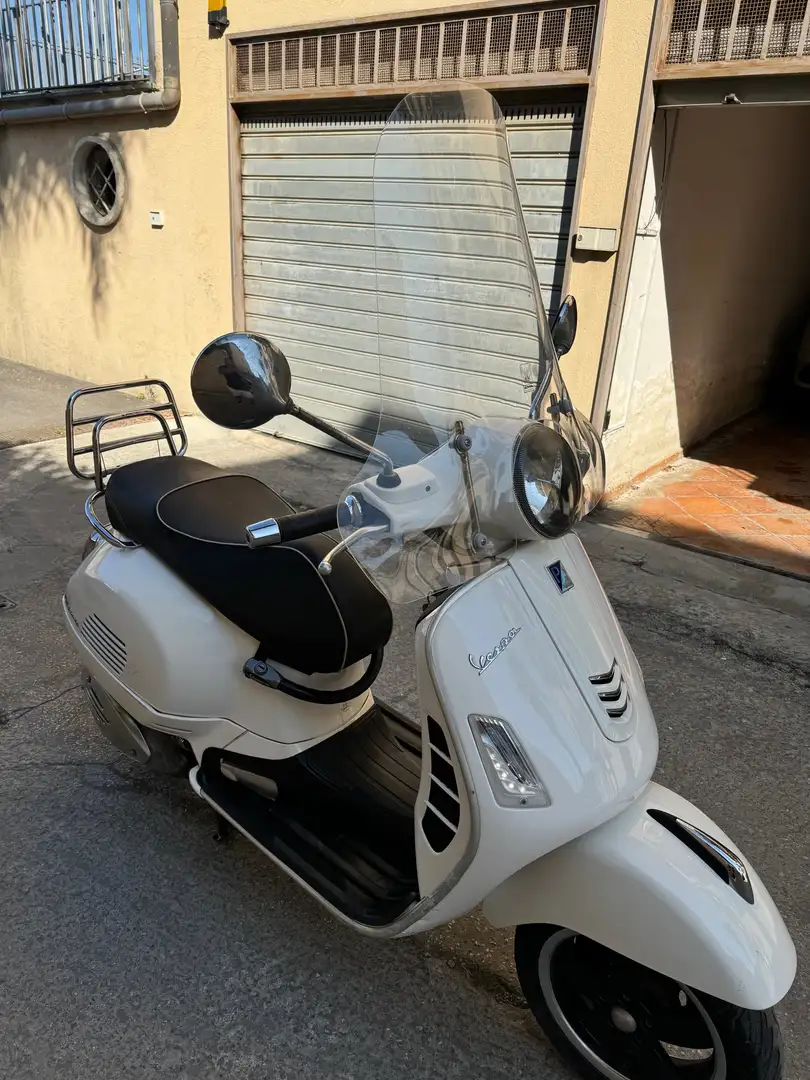 Vespa GTS Super 300 SUPER Fehér - 2