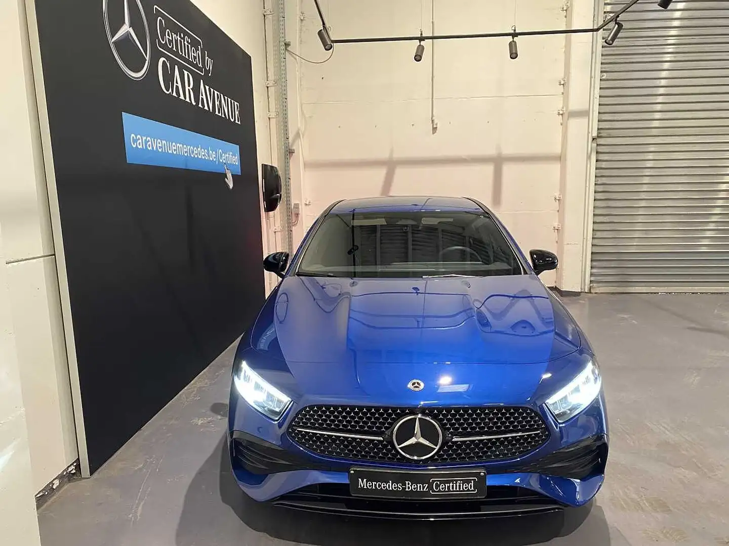 Mercedes-Benz A 200 d Berline AMG Line Zwart - 2