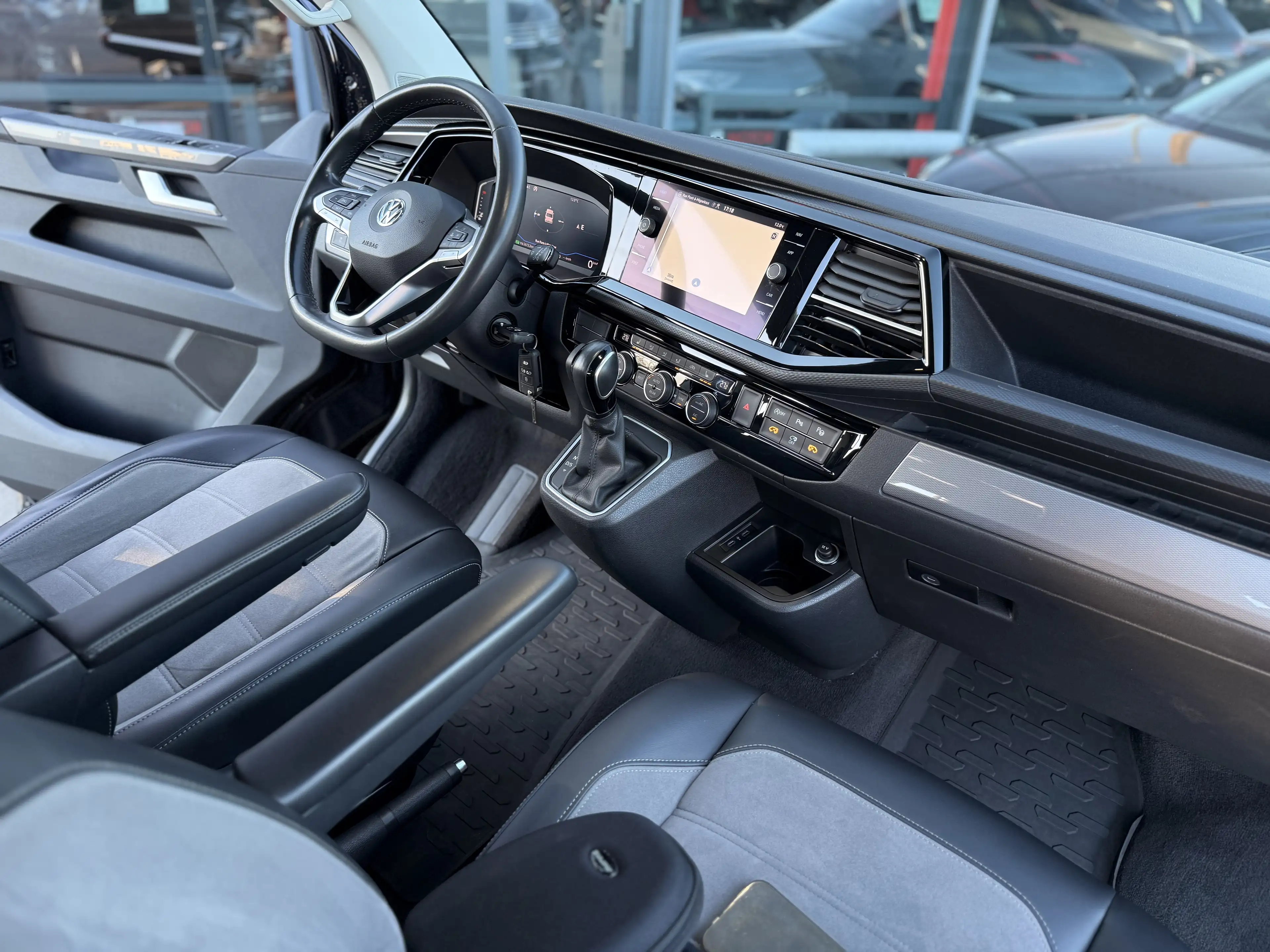 Volkswagen T6.1 Multivan BULLI 2.0TDI BOITE AUTO DSG 4MOTION 200CV 7PL. — photo 14