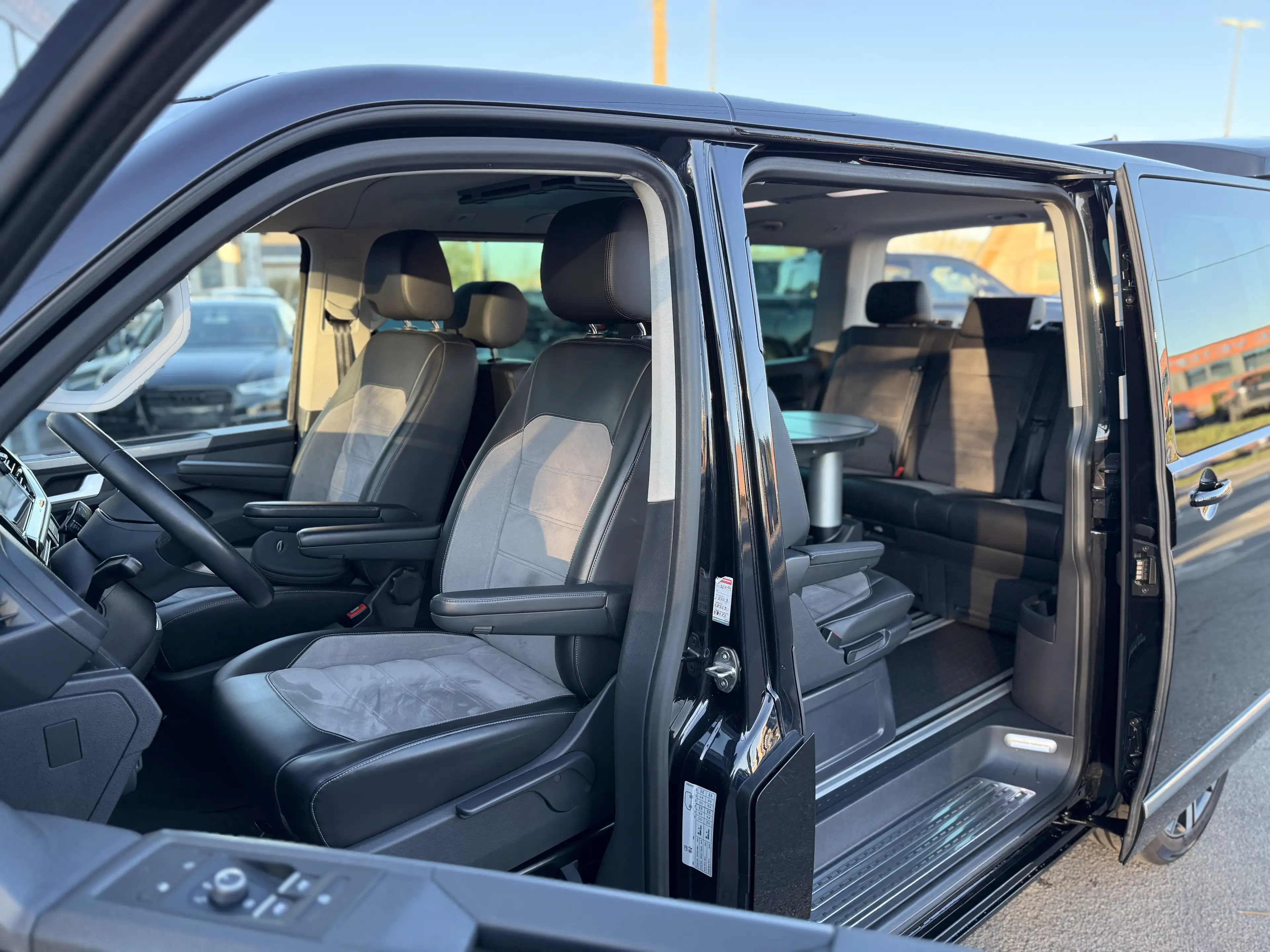 Volkswagen T6.1 Multivan BULLI 2.0TDI BOITE AUTO DSG 4MOTION 200CV 7PL. — photo 9