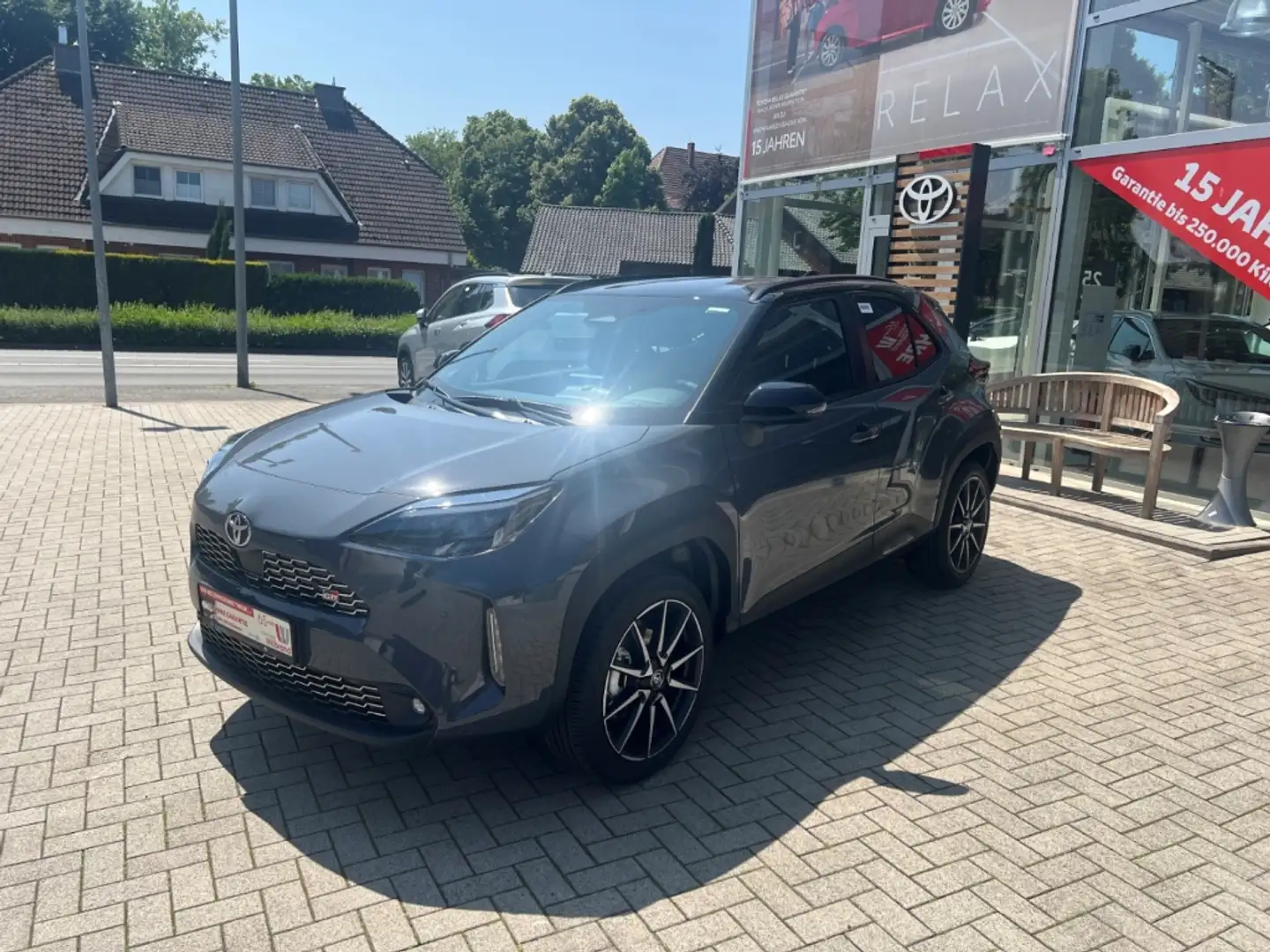 Toyota Yaris Cross Hybrid GR SPORT Head UP ACC LED SHZ Grau - 2