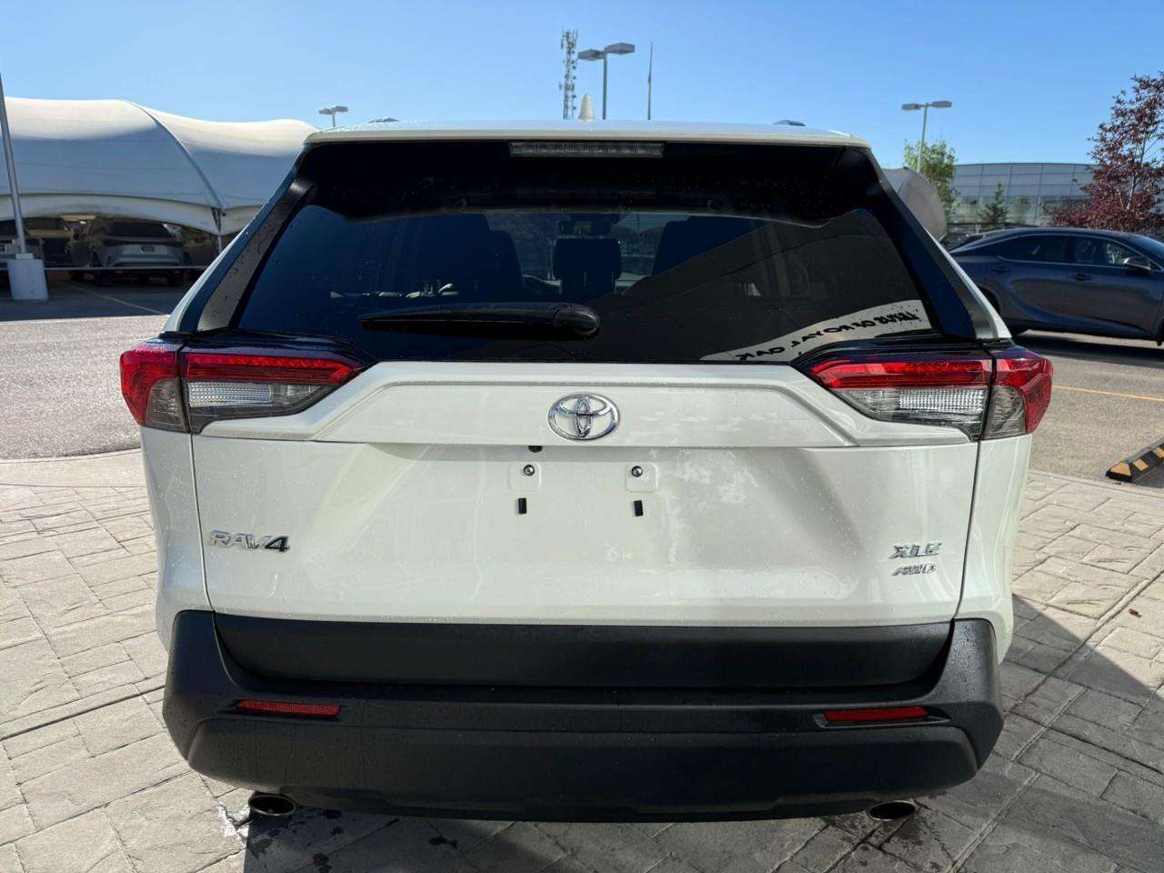 2022 Toyota RAV4 XLE RAV4 XLE PREMIUM / ONE OWNER / NO ACCIDENTS — снимка 1
