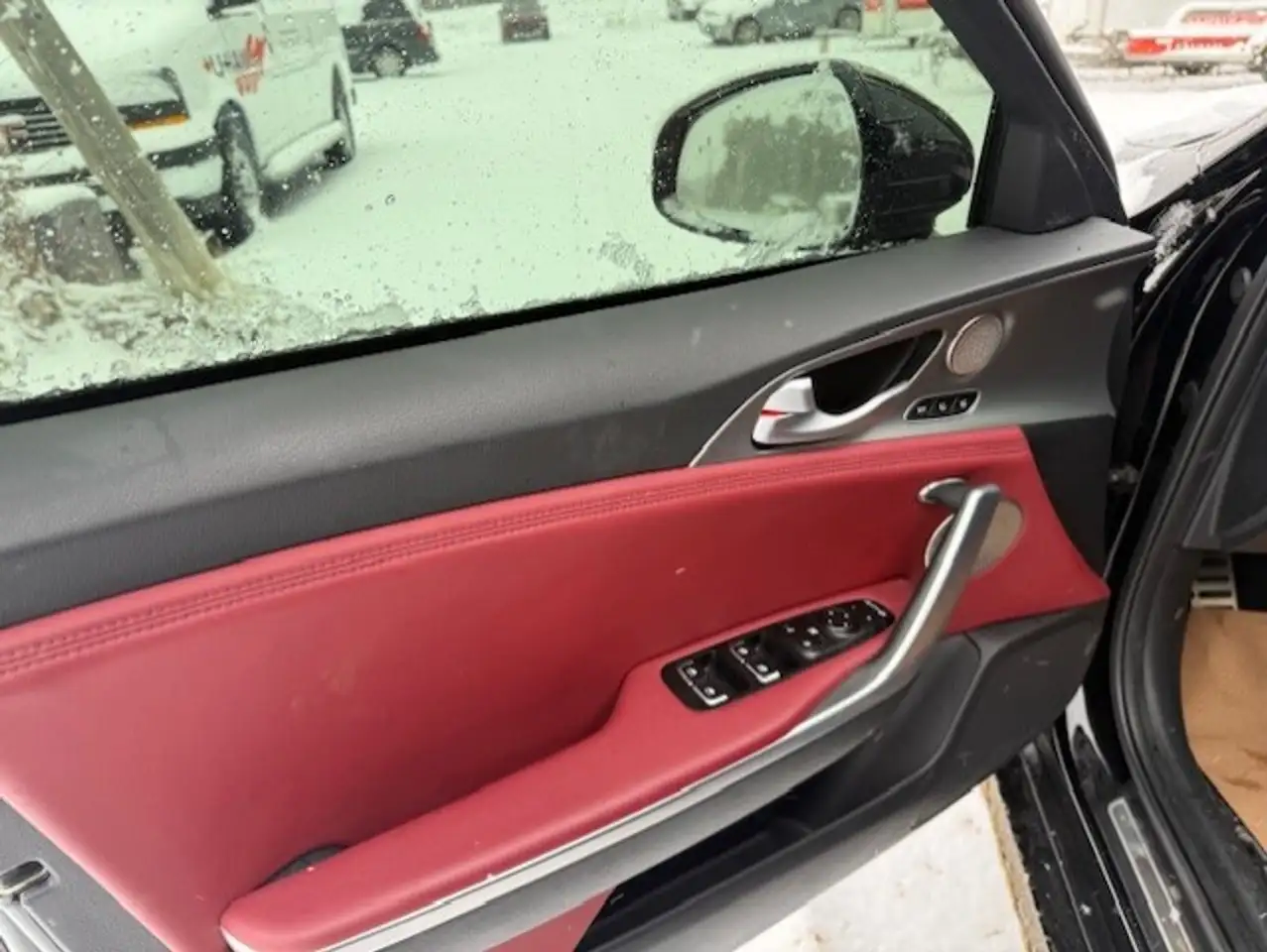 Kia Stinger снимка Kia Stinger