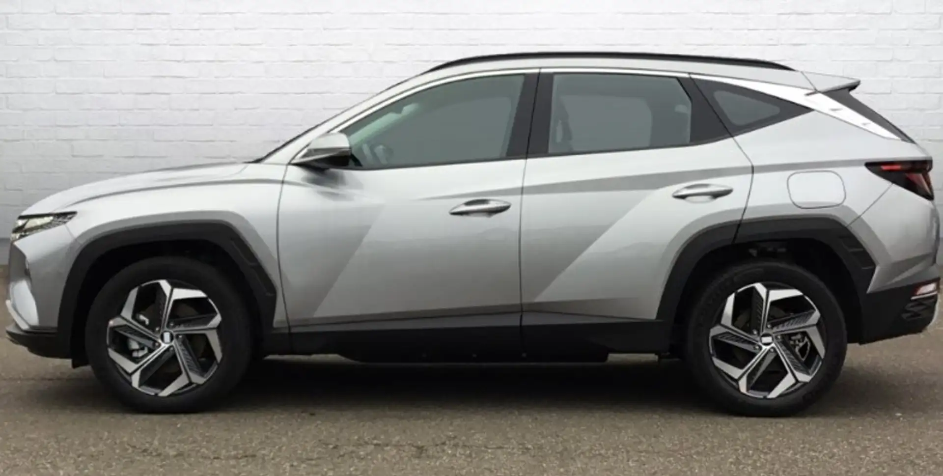 Hyundai TUCSON TUCSON Plug-in-Hybrid 1.6 T-GDi 265PS 6-AT 4WD MJ2 Silber - 2