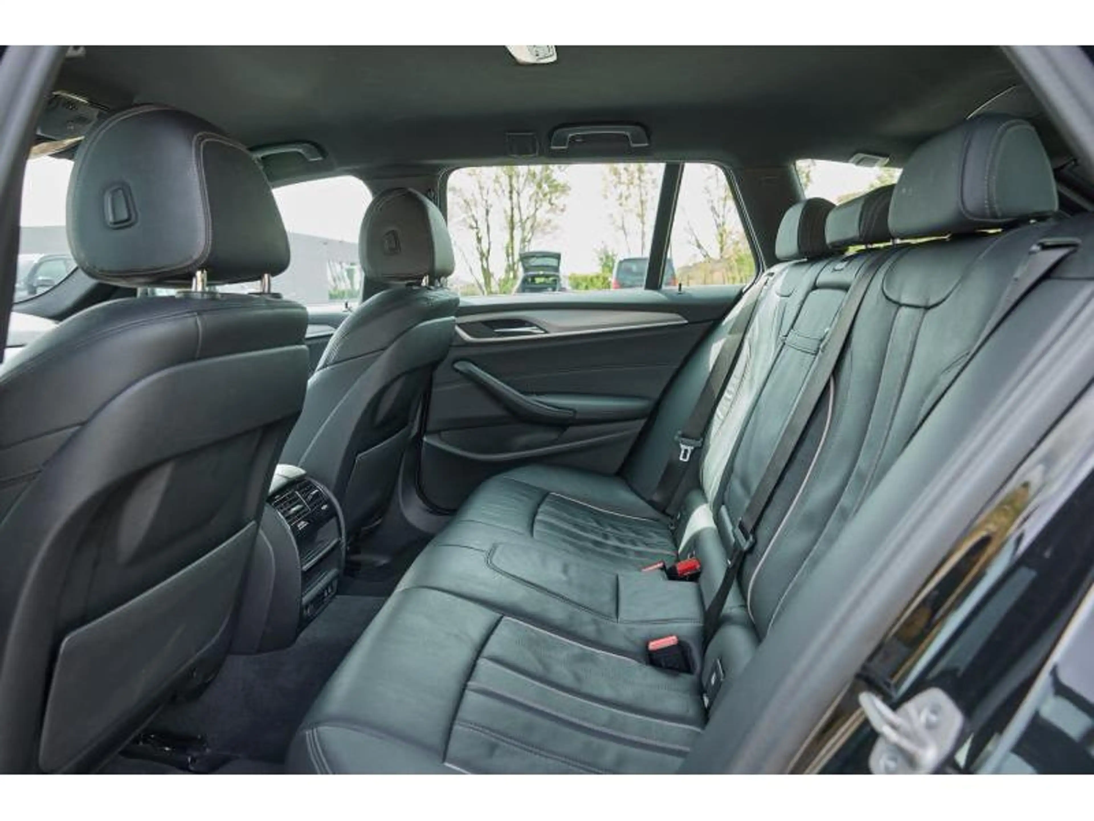 BMW 530 530d Touring — photo 10