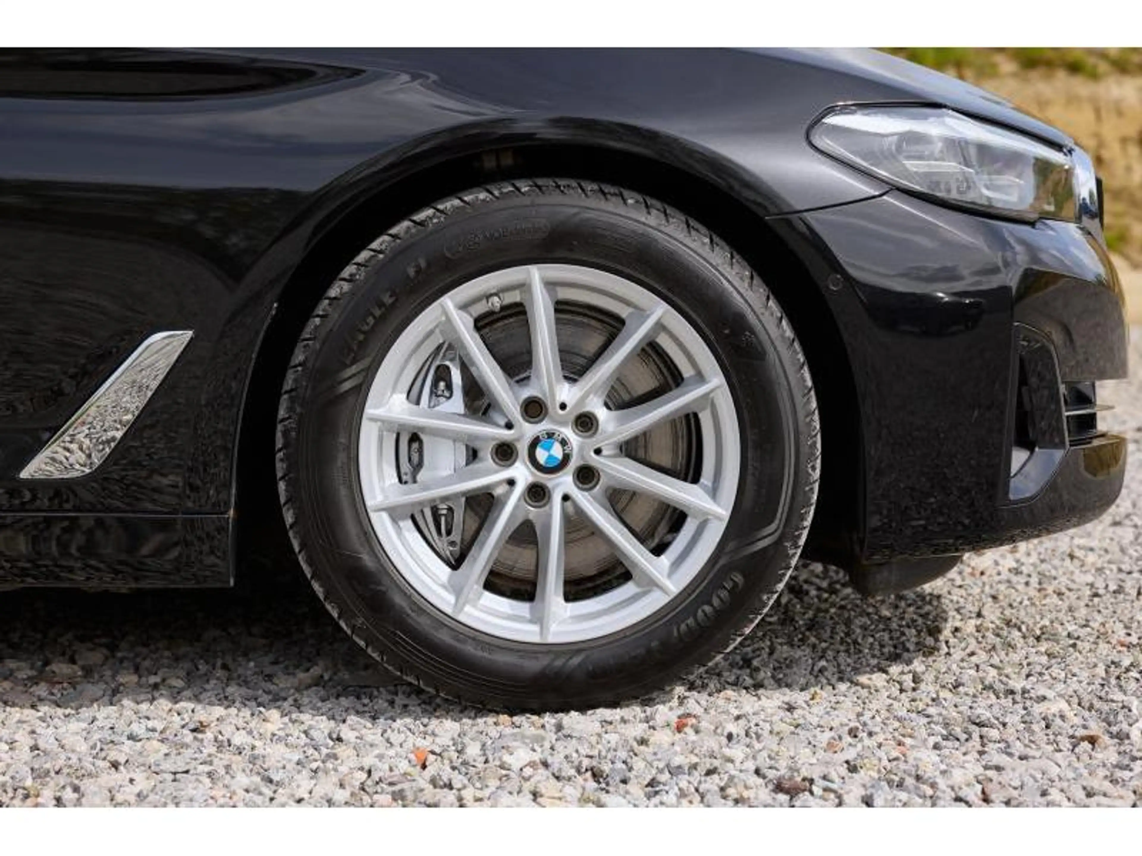 BMW 530 530d Touring — photo 8