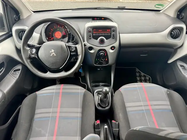 Peugeot 108 view 10
