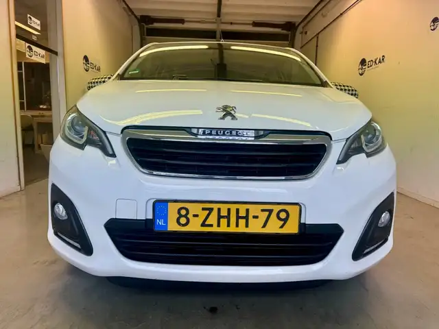 Peugeot 108 view 5