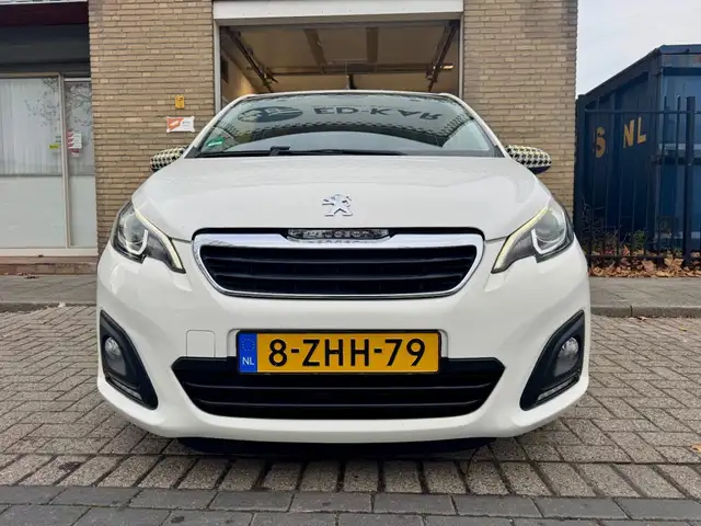 Peugeot 108 view 16