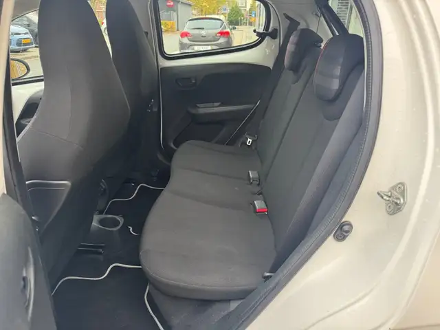Peugeot 108 view 14