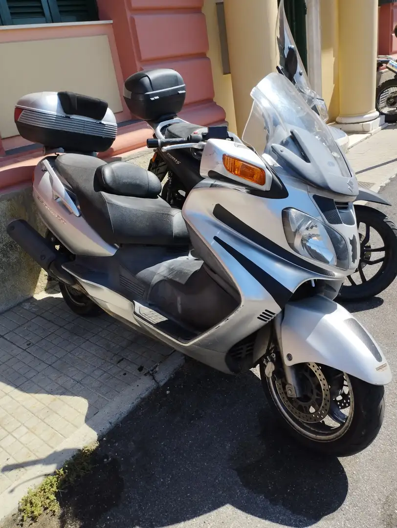 Suzuki Burgman 650 Grigio - 2