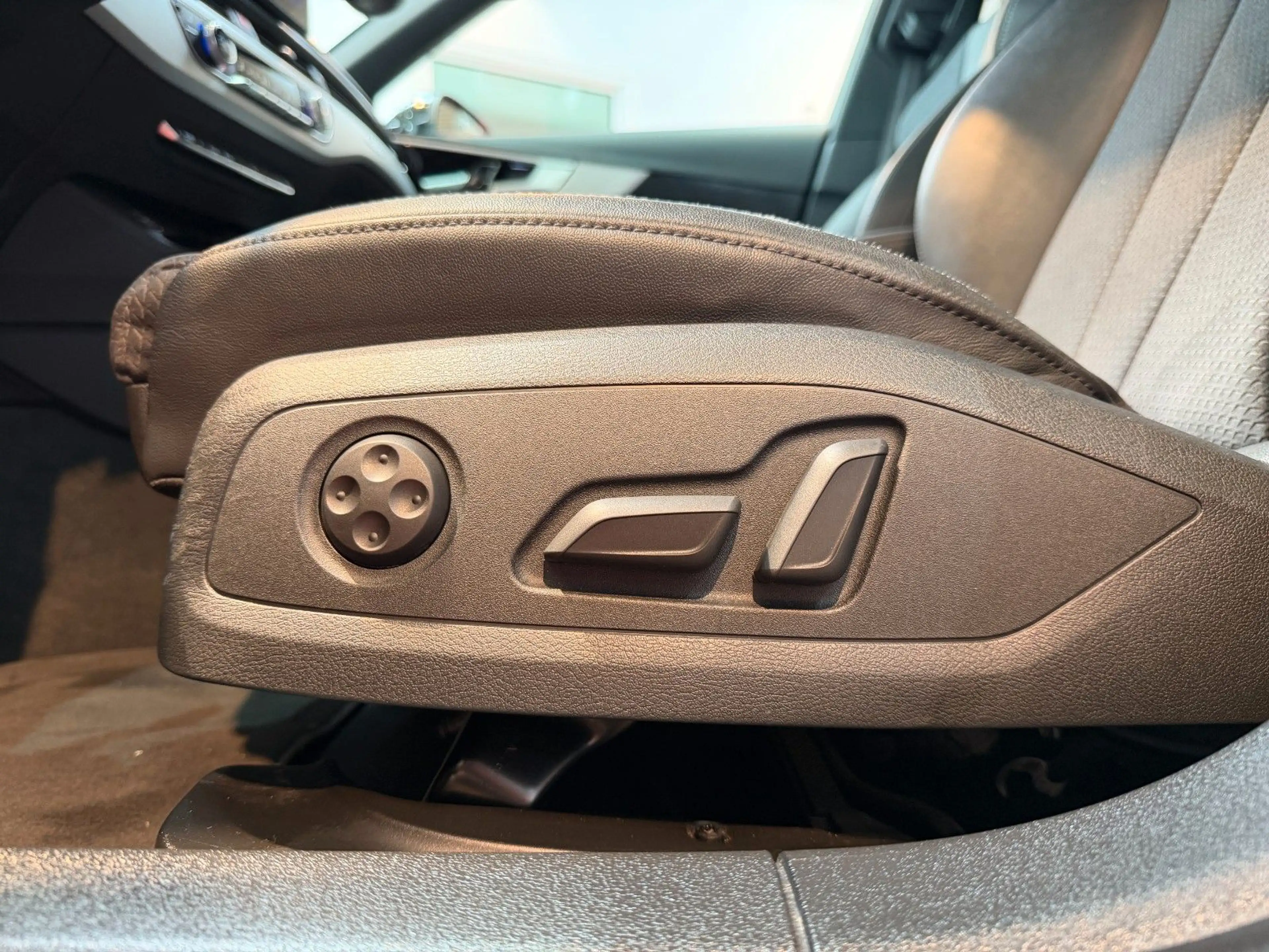 Audi S4 Avant 3.0 TDI quattro *MATRIX*Virtual*Navi* — photo 12