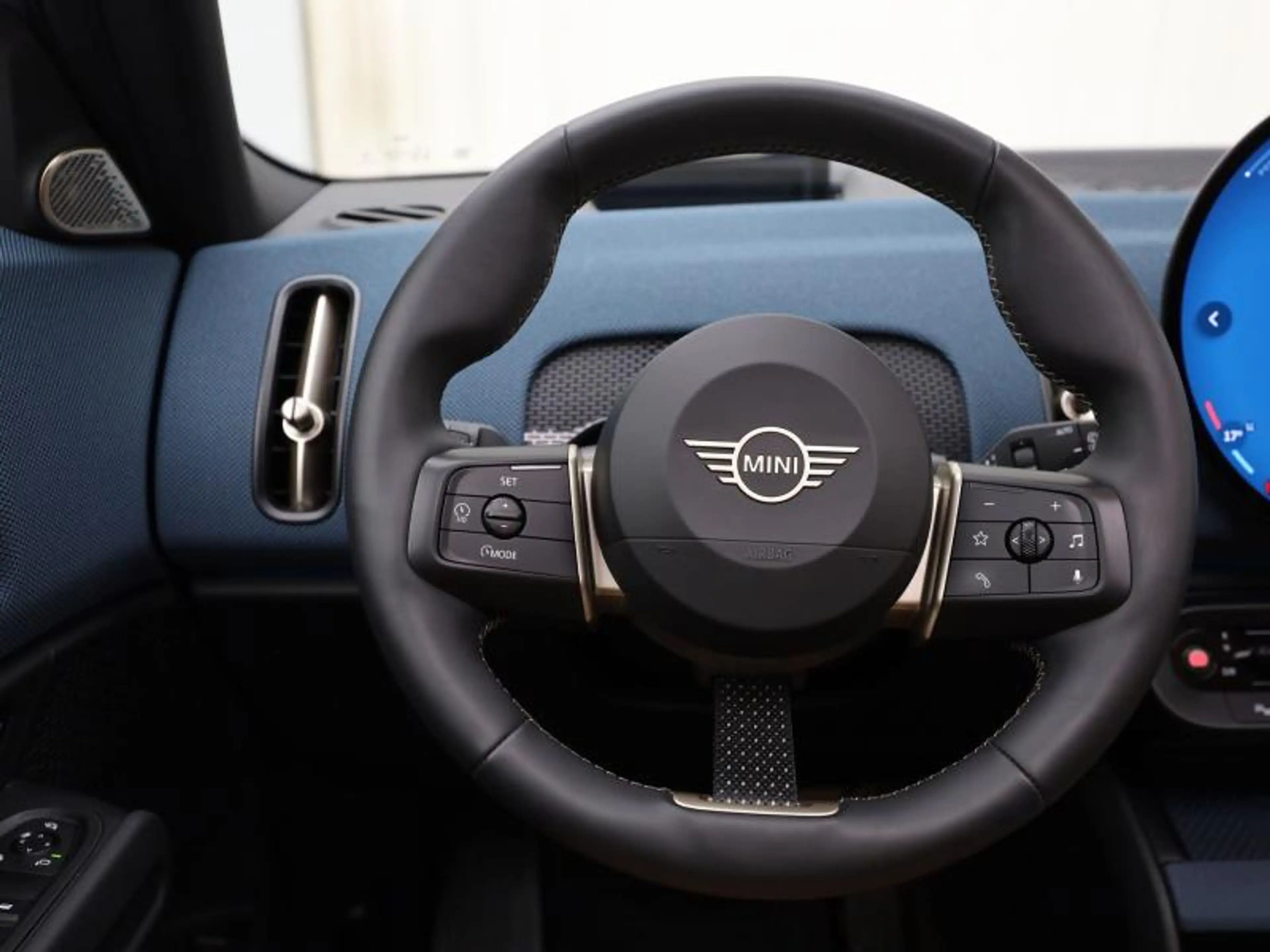 MINI Cooper SE Countryman SE ALL4 - PACK XL - PANO - FULL OPTION — photo 9