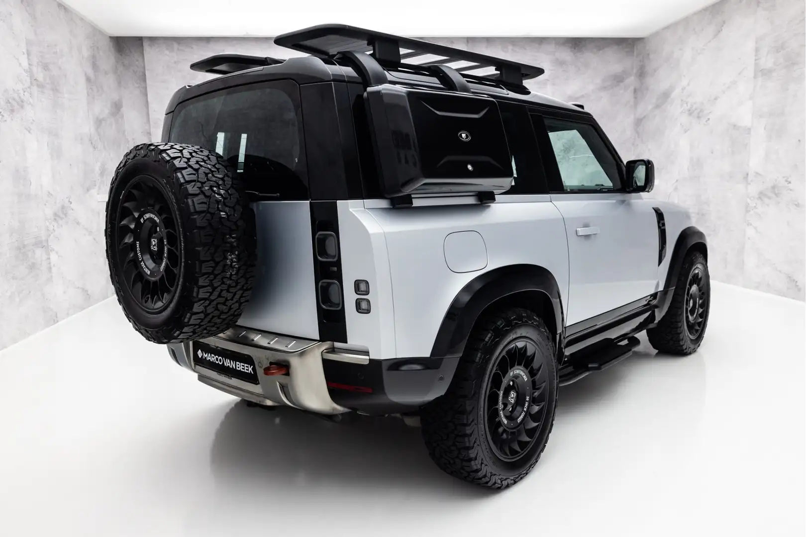 Land Rover Defender 90 3.0 P400 90 X | Heritage | Pano | Stoelventilat Grau - 2
