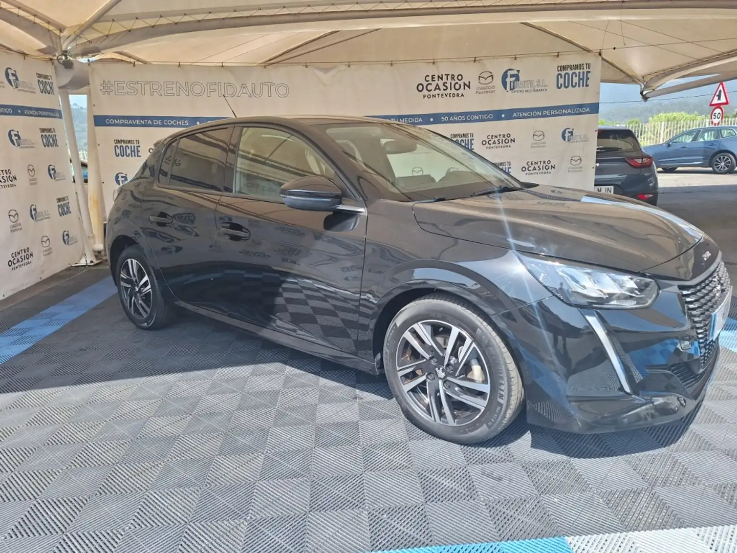 Peugeot 208 1.5 BlueHDi S&S Allure Pack 100 Schwarz - 1