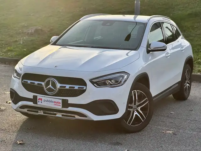 Mercedes-Benz GLA 180 GLA 180 d Automatic Sport Plus