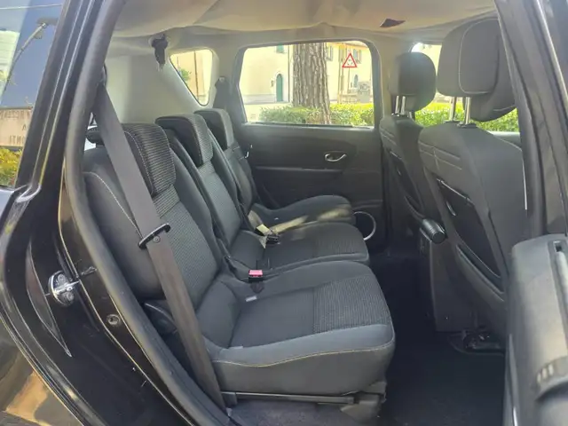Renault Scenic view 10