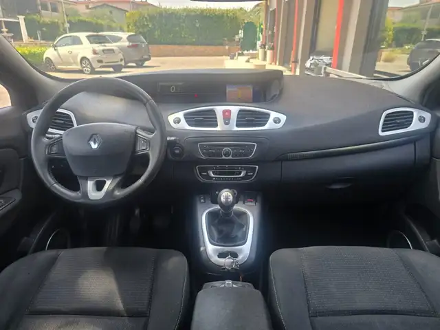 Renault Scenic view 3