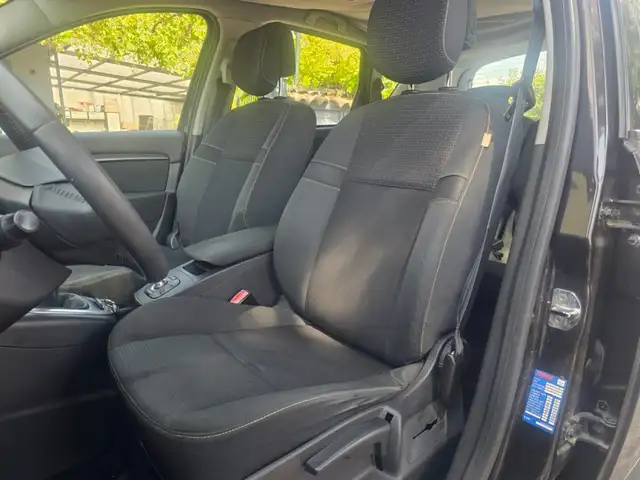 Renault Scenic view 5