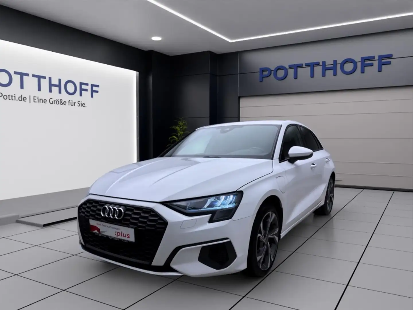 Audi A3 Sportback 40 TFSIe PDC SITZHZG LM18 KLIMA DAB+ Weiß - 1