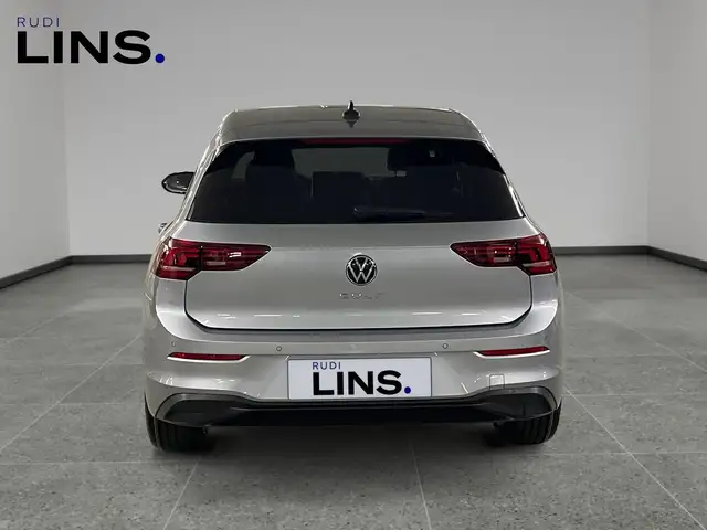 Volkswagen Golf view 4