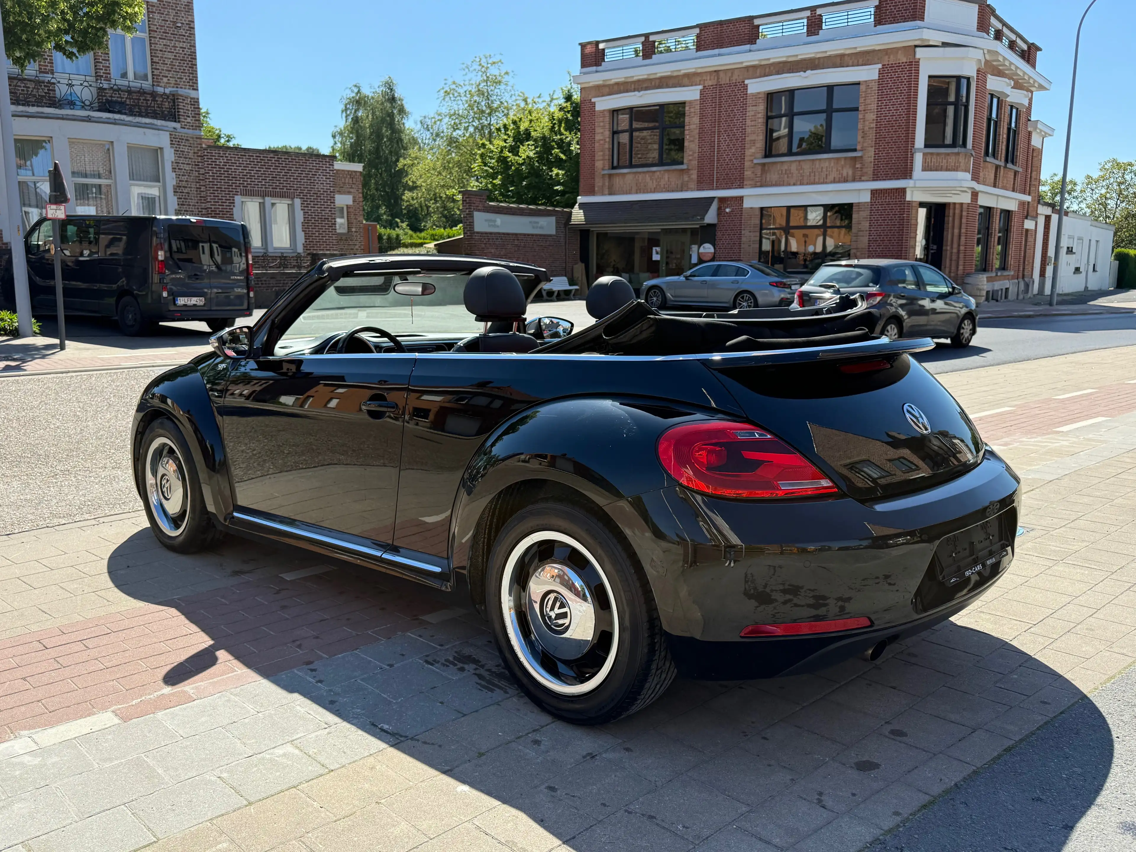 Volkswagen Beetle Cabriolet 1.6 CR TDi Design // AIRCO // — photo 6