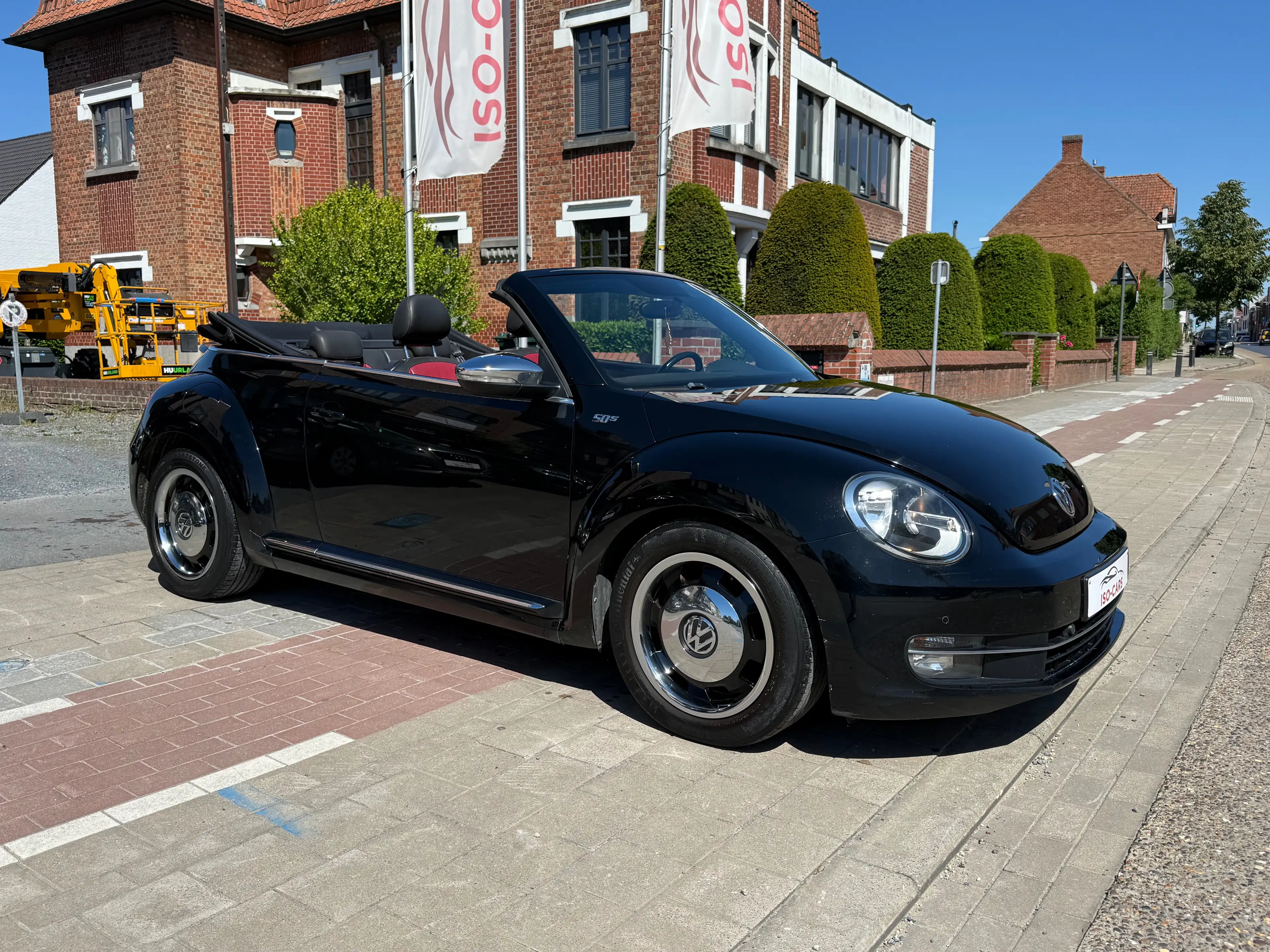 Volkswagen Beetle Cabriolet 1.6 CR TDi Design // AIRCO // — photo 2