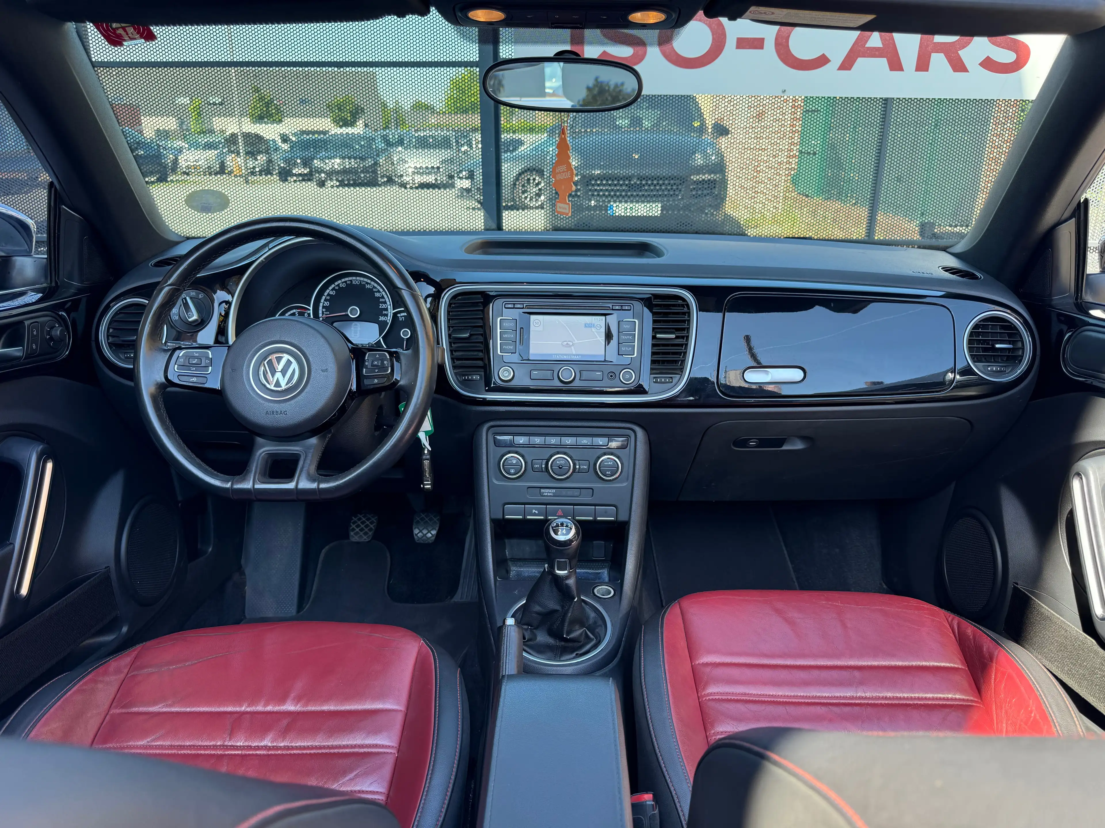 Volkswagen Beetle Cabriolet 1.6 CR TDi Design // AIRCO // — photo 10