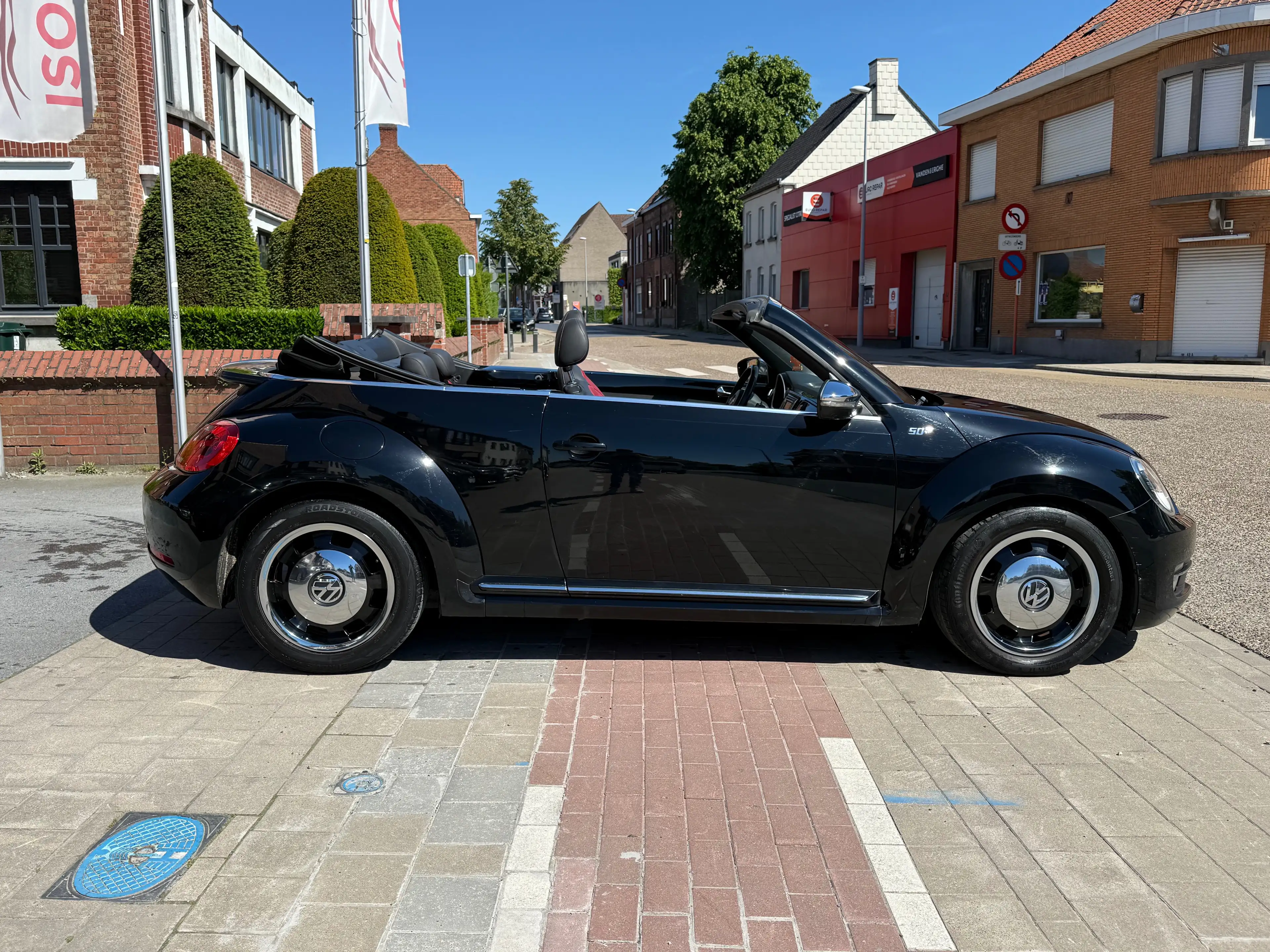 Volkswagen Beetle Cabriolet 1.6 CR TDi Design // AIRCO // — photo 3