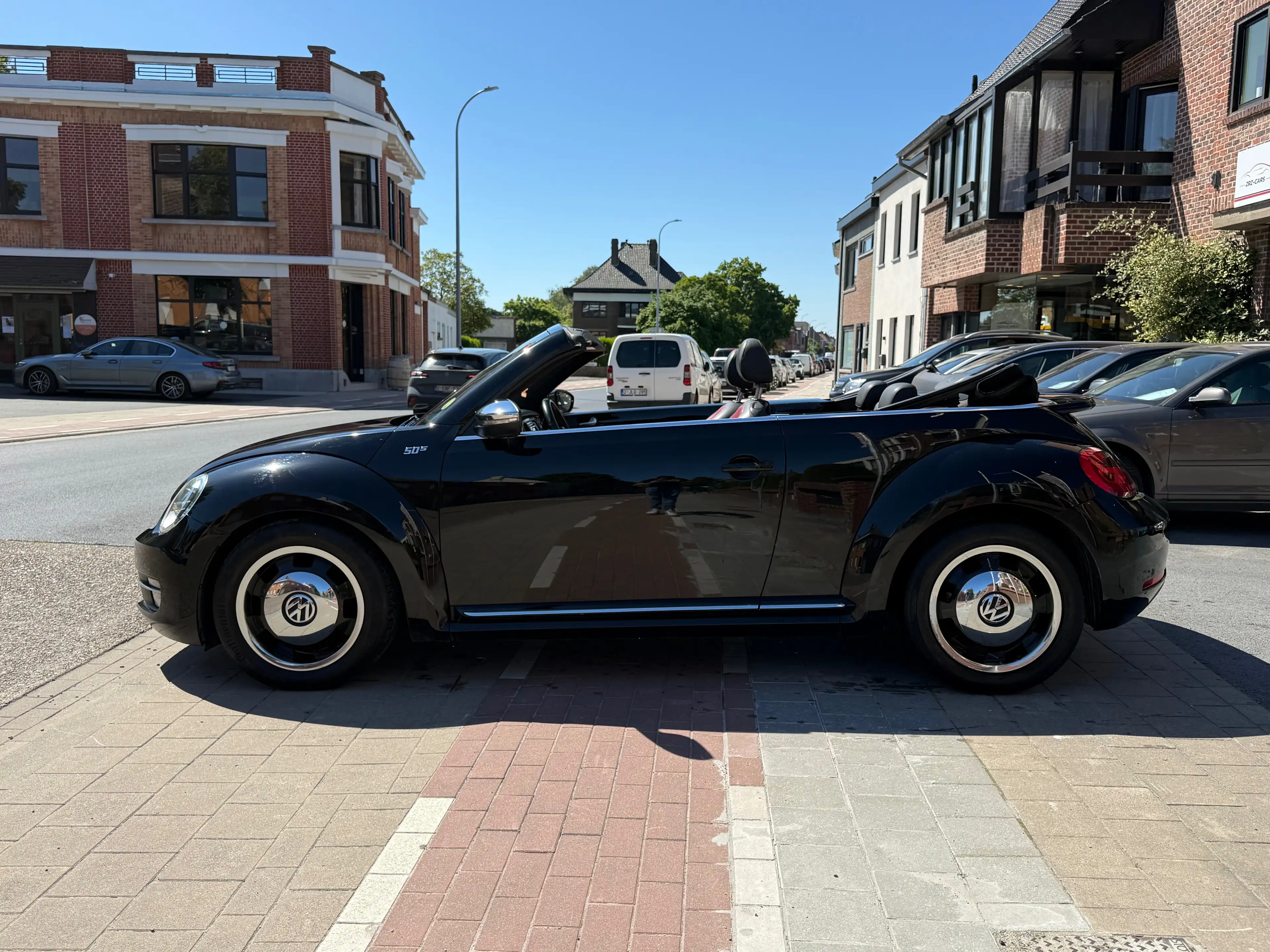 Volkswagen Beetle Cabriolet 1.6 CR TDi Design // AIRCO // — photo 7