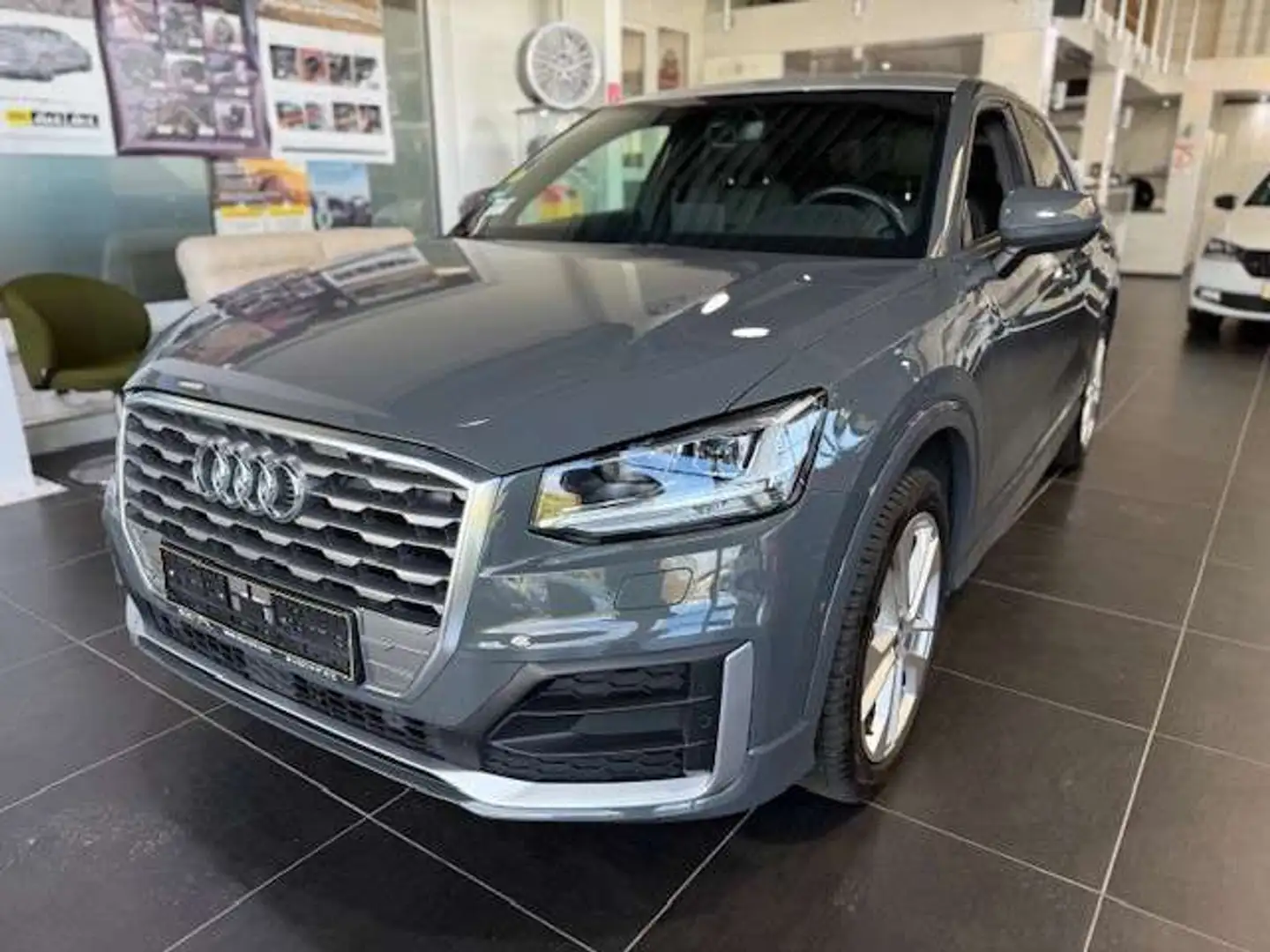 Audi Q2 S-LINE Gris - 1