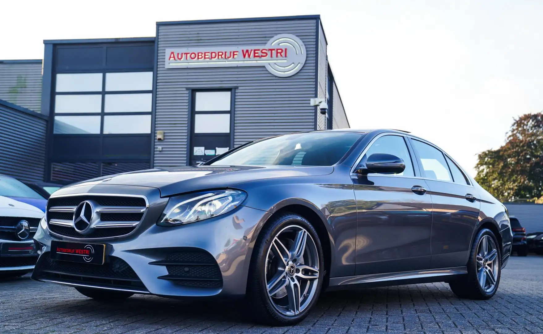 Mercedes-Benz E 200 Business Solution AMG | Achterijtrijcamera | Wides Gris - 1