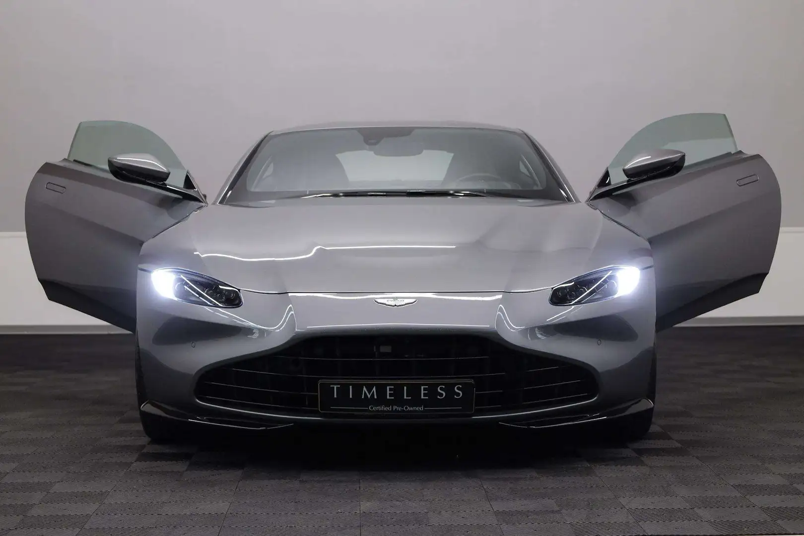 Aston Martin Vantage New Vantage V8 510 Coupe Gris - 2