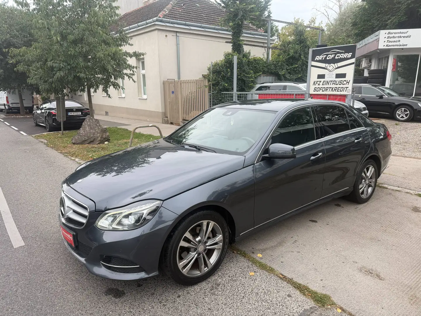Mercedes-Benz E 220 E 220 BlueTEC Avantgarde A-Edition Aut. Avantgarde A-Edition Grau - 2
