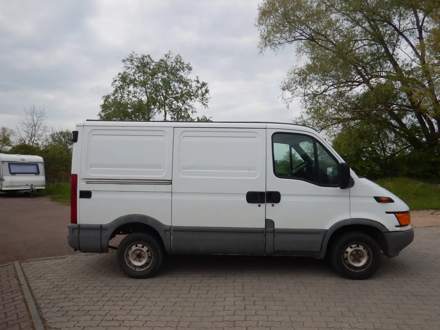 Iveco Daily 29L11 Transporter Weiß - 2