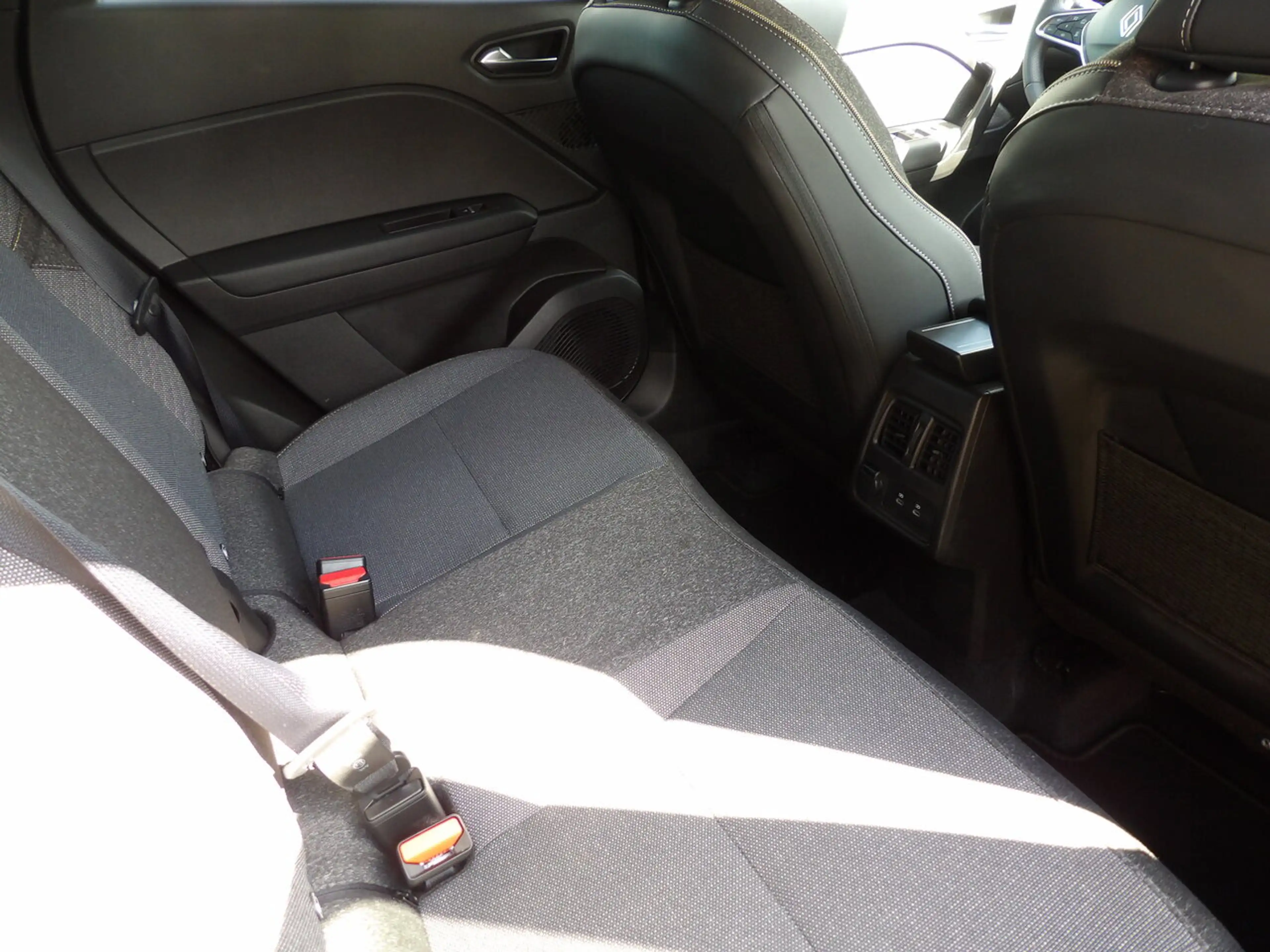 Renault Symbioz Techno Mild Hybride TCe 140 EDC — photo 5